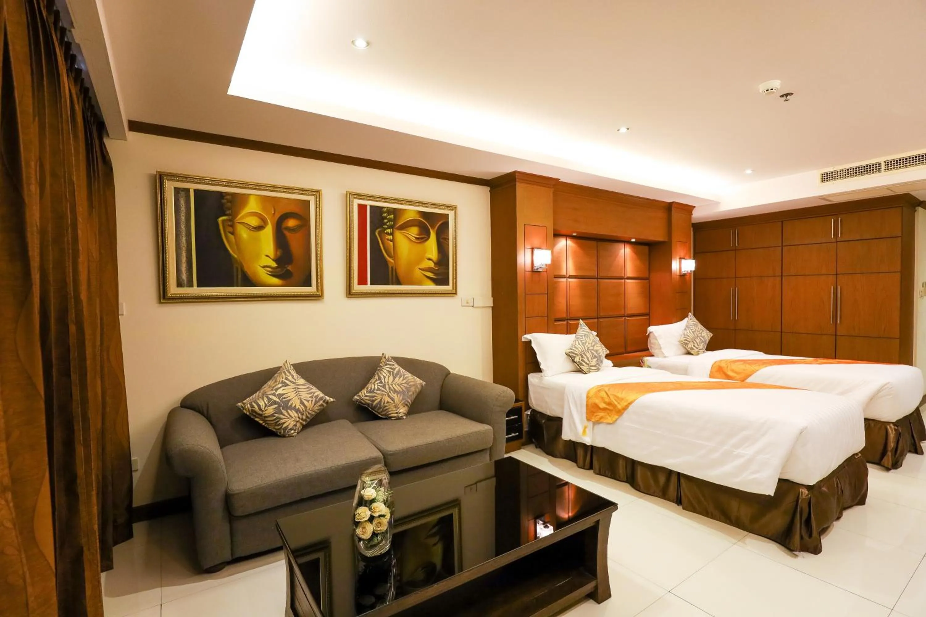 Bed in Tara Court Hotel