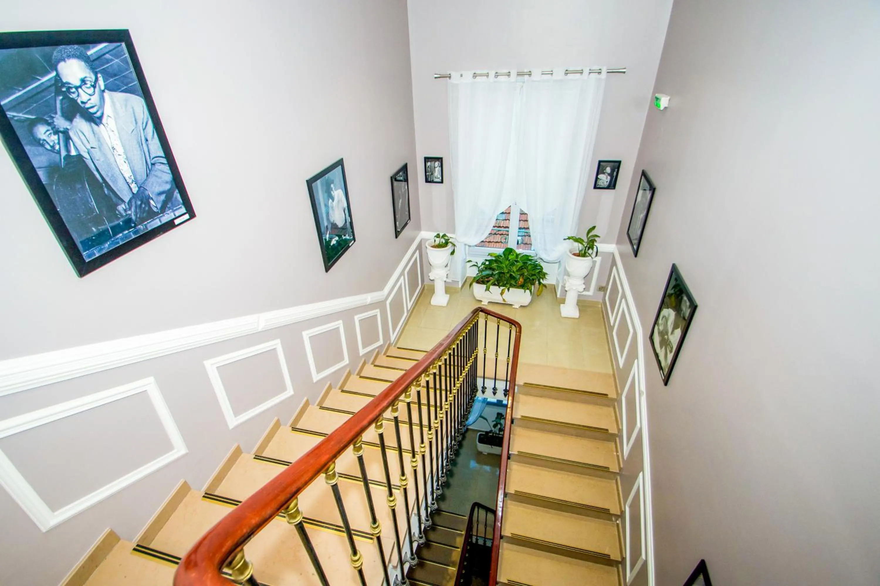 Property building in Hôtel Parisien