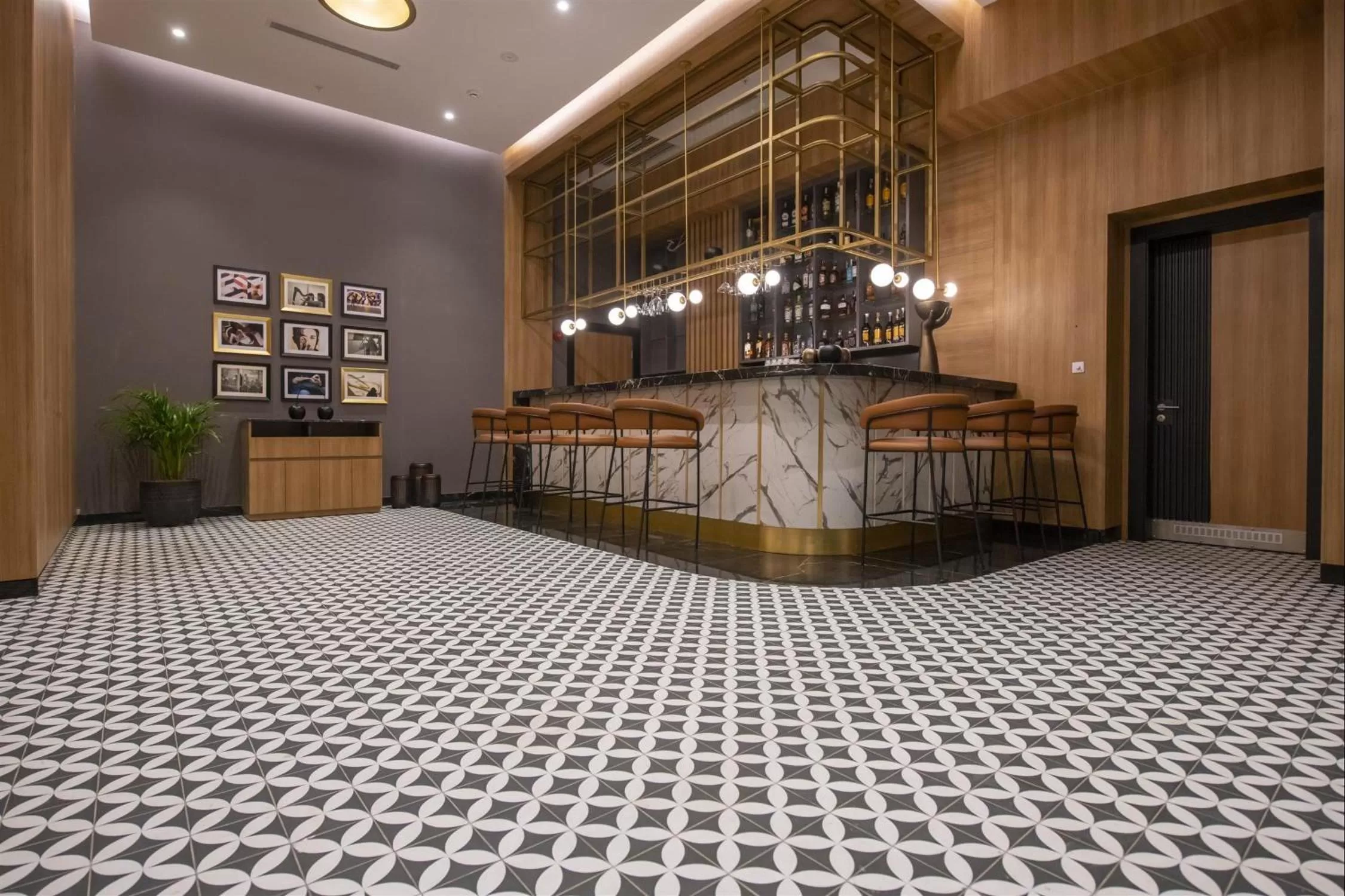 Lounge or bar in Crowne Plaza Ankara by IHG