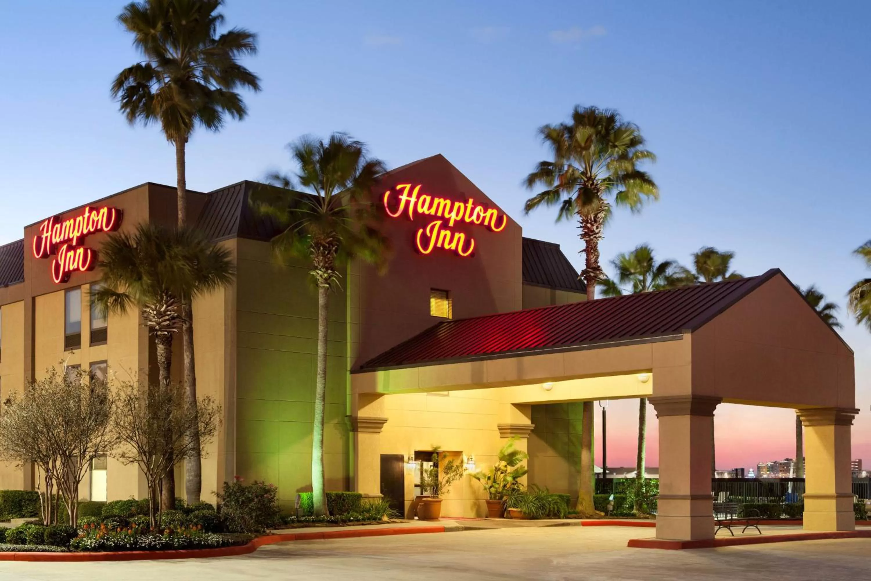 Property Building in Hampton Inn Houston Northwest
