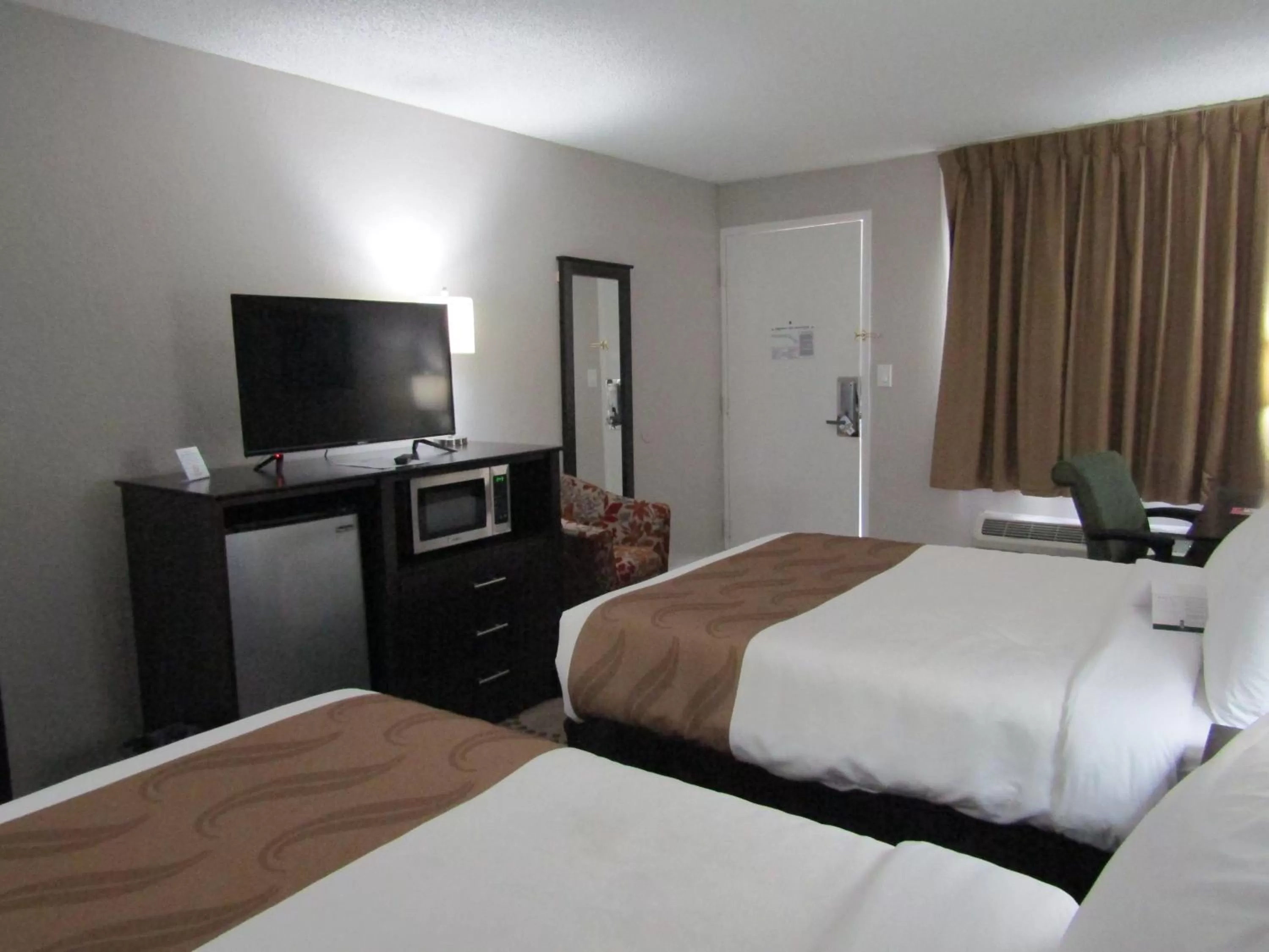 Standard Room with Two Double Beds - Non-Smoking in Quality Inn & Suites Kissimmee by The Lake