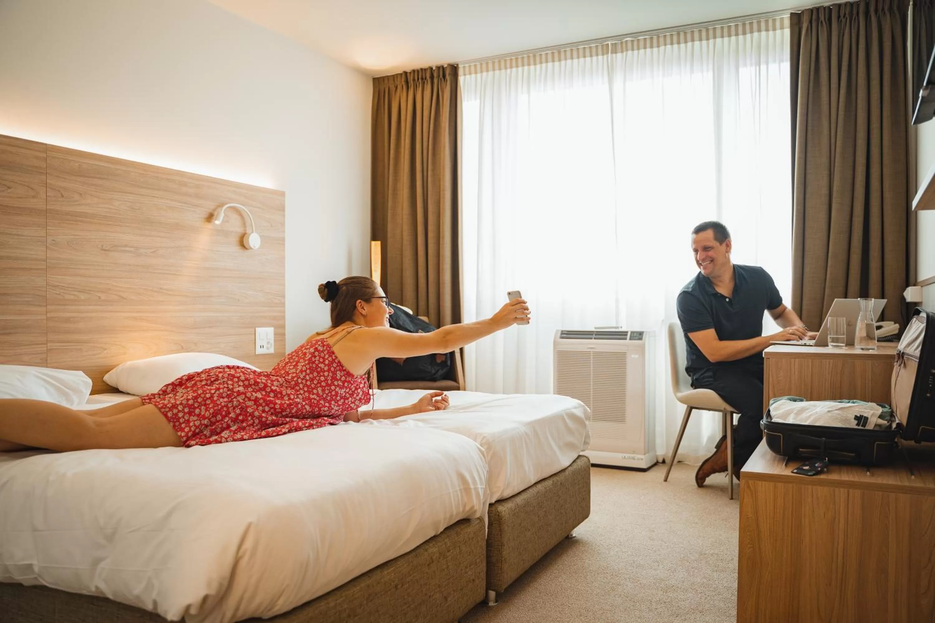 Bedroom, Bed in Continental Hotel Lausanne