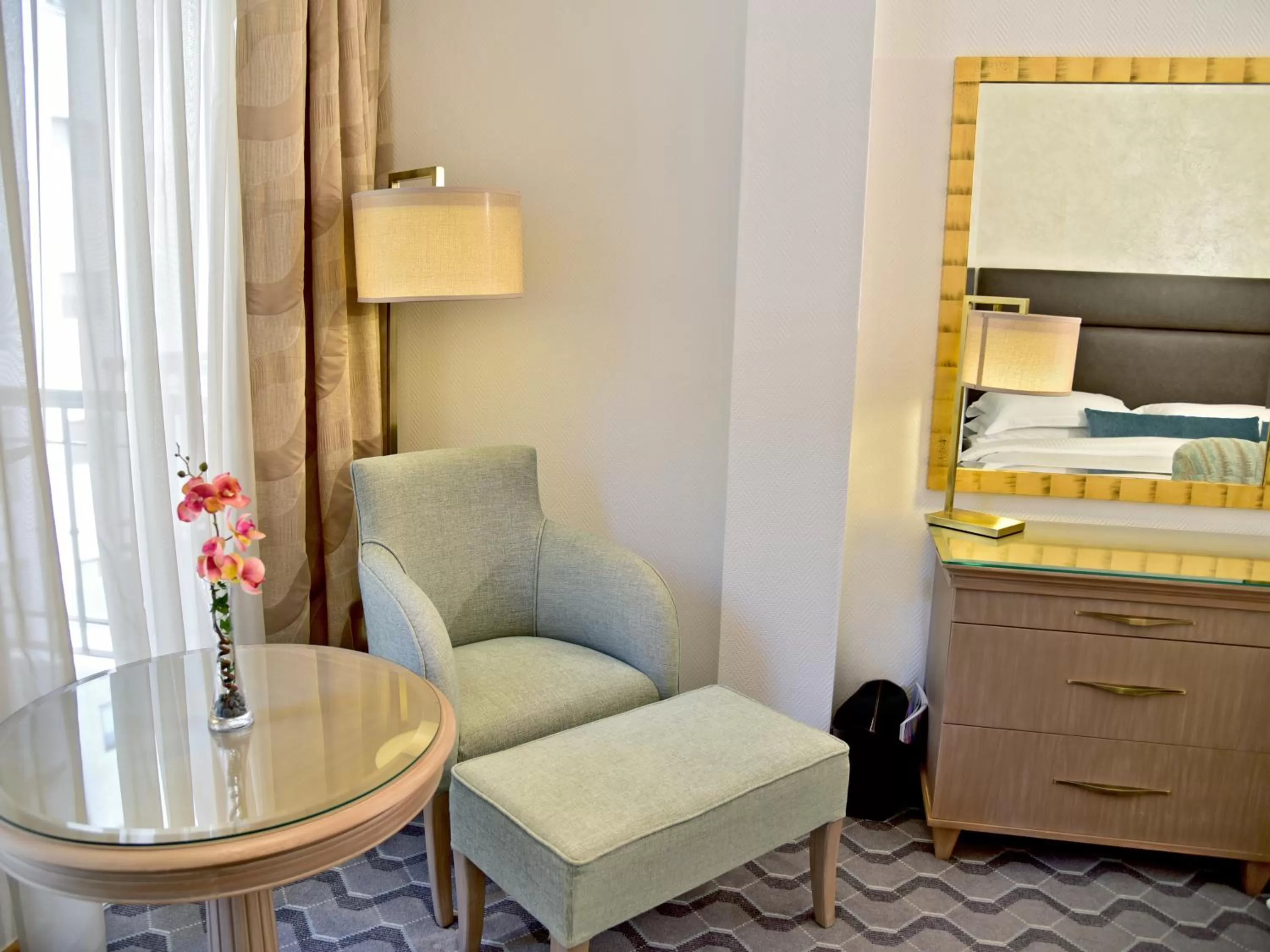 Seating area in Gefinor Rotana – Beirut