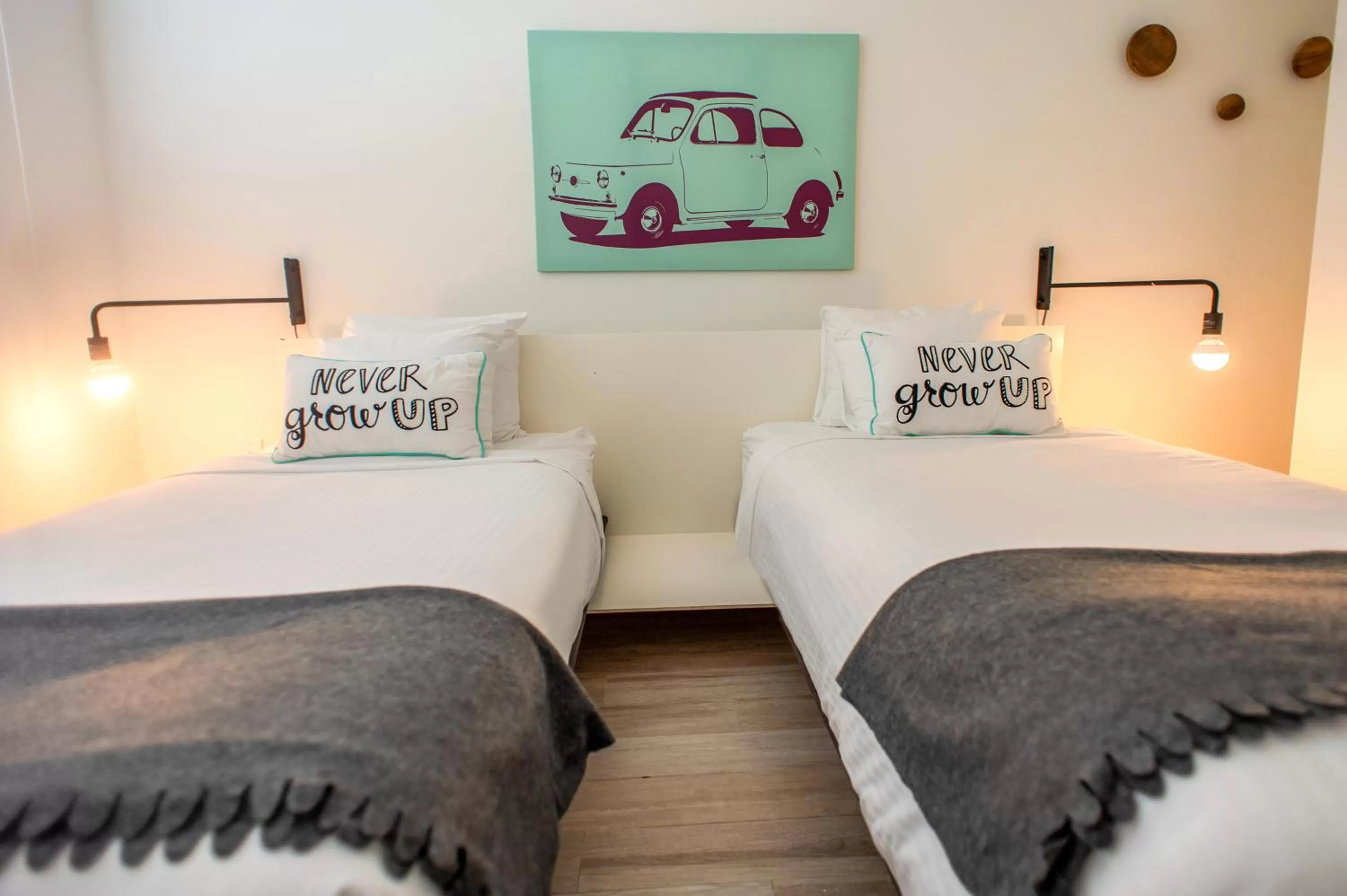 Bedroom, Bed in Beach Haus Key Biscayne Contemporary Apartments