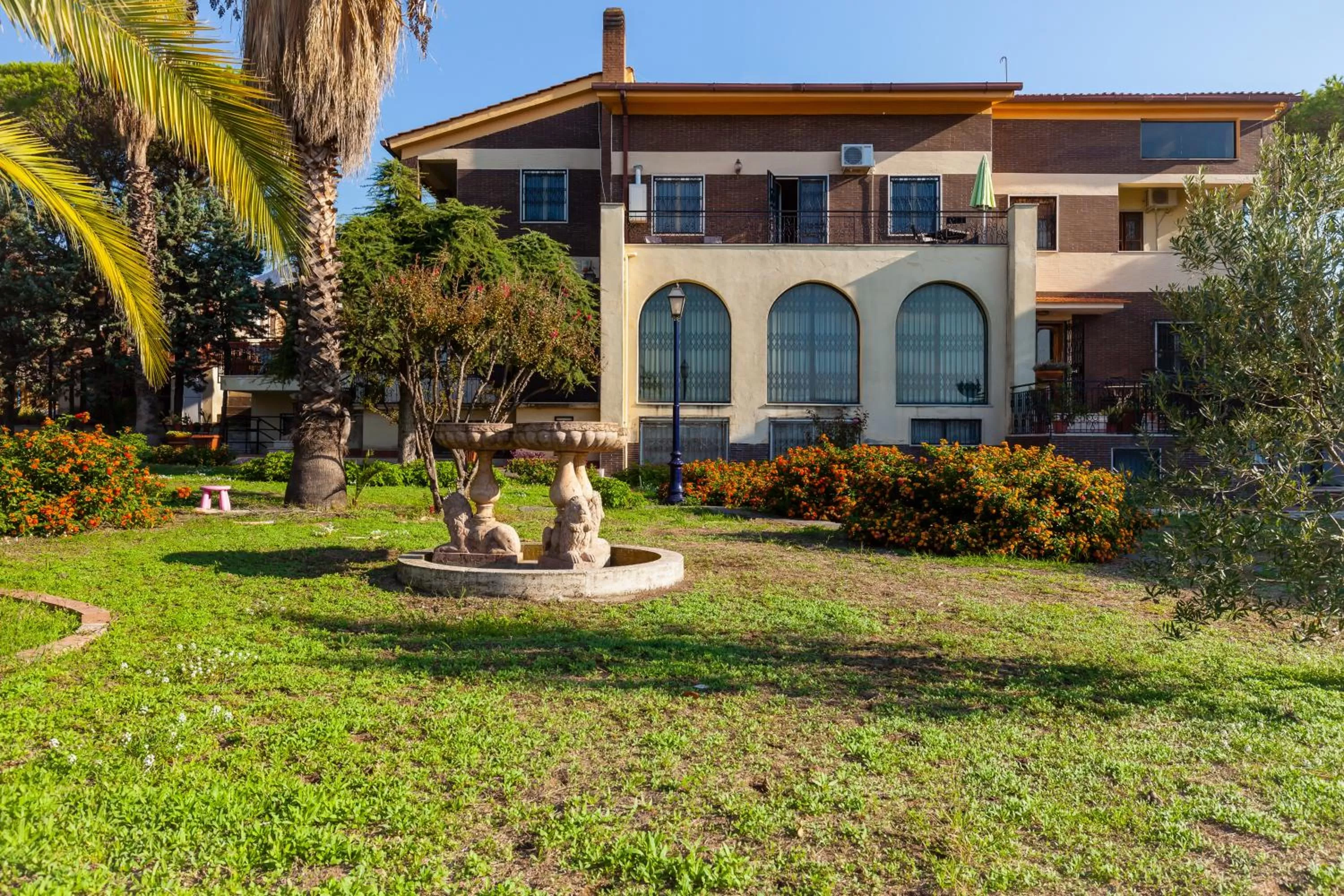 Property building in Villa Viuli