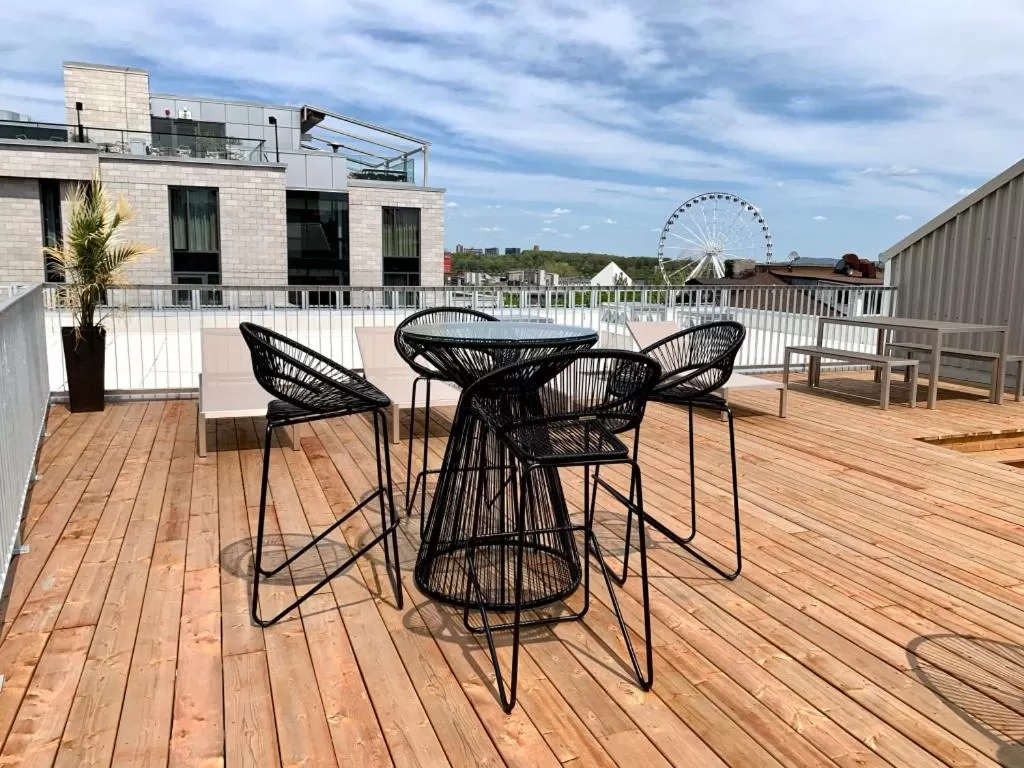 Balcony/Terrace in Maison Sainte-Thérèse By Maisons & co