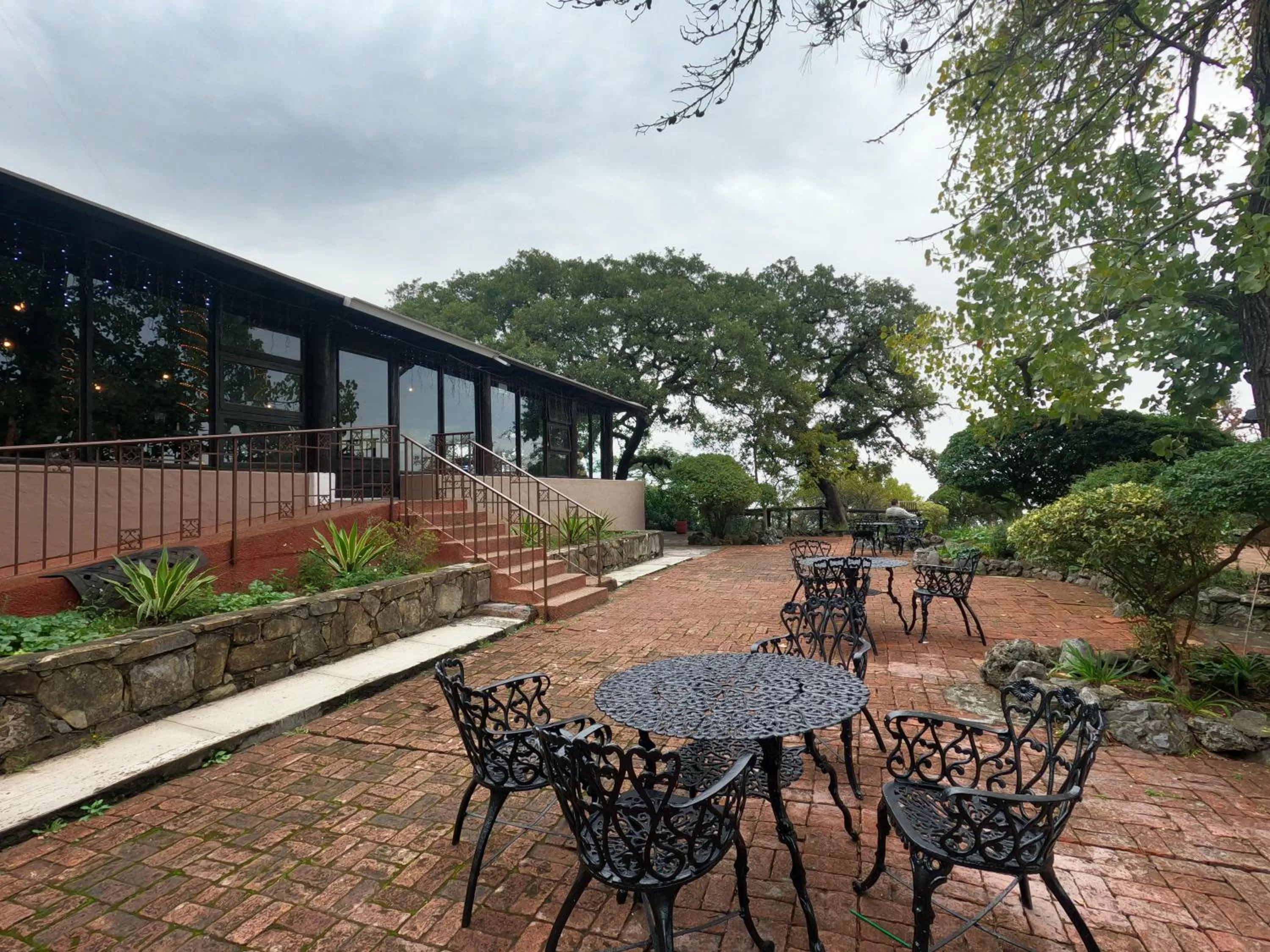 Restaurant/places to eat in Hotel Chipinque