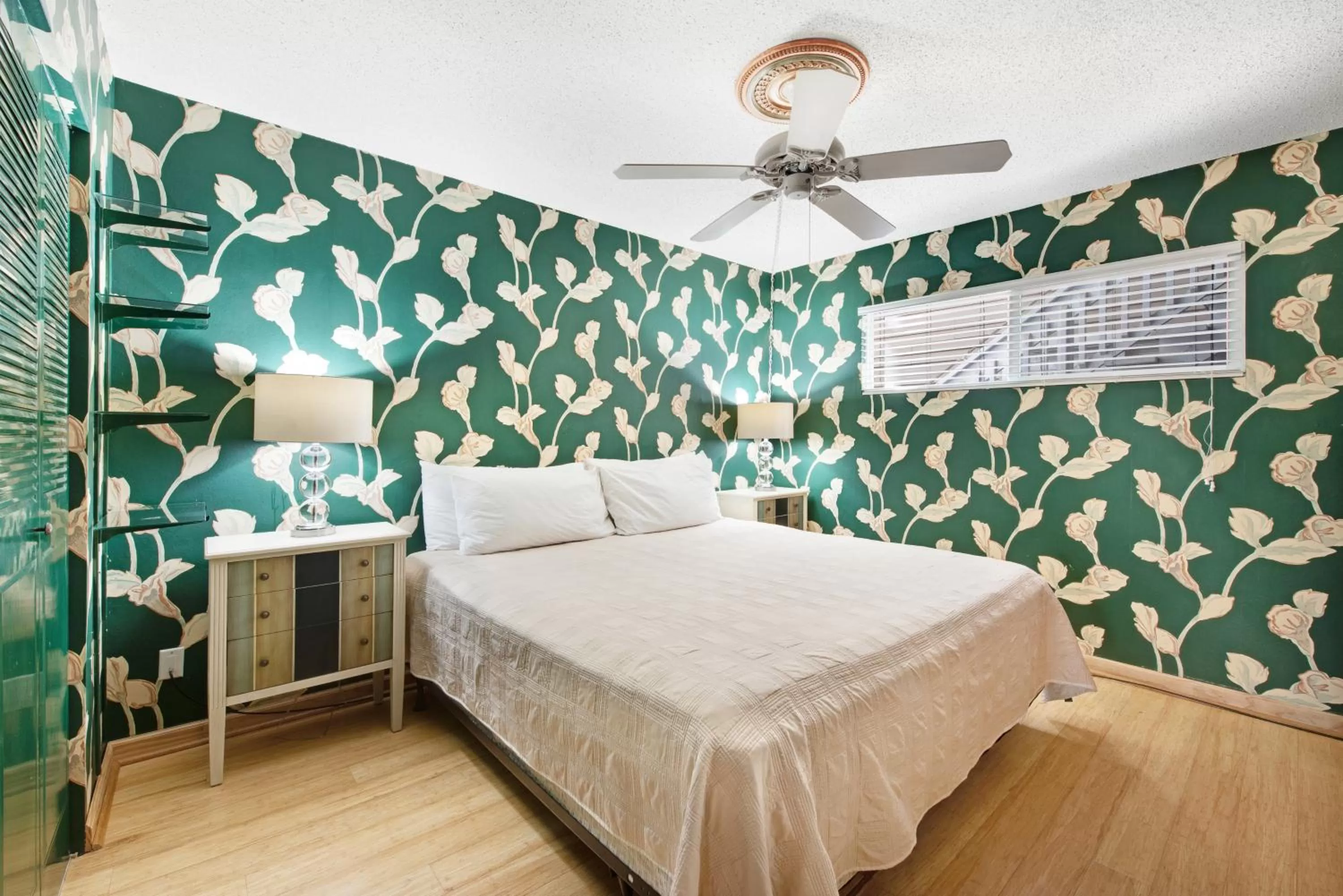 Bed in Gulf Terrace 181