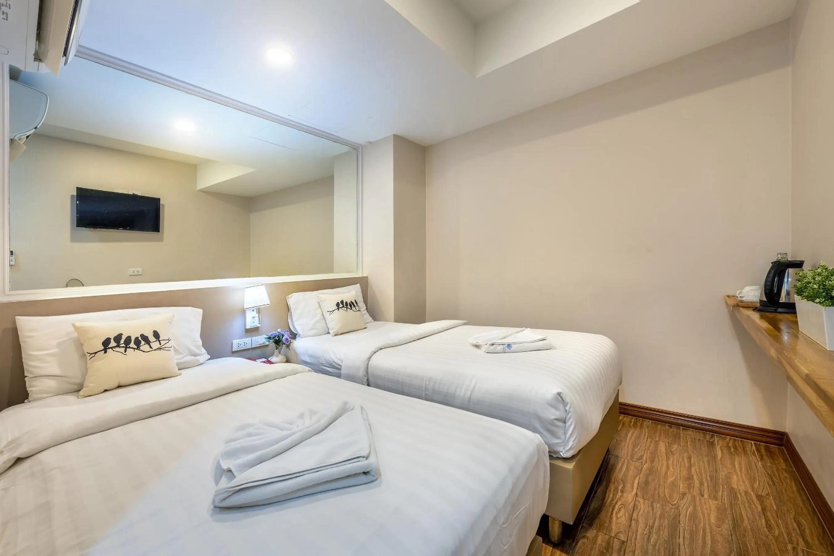 Bedroom, Bed in De Lavender Bangkok Hotel