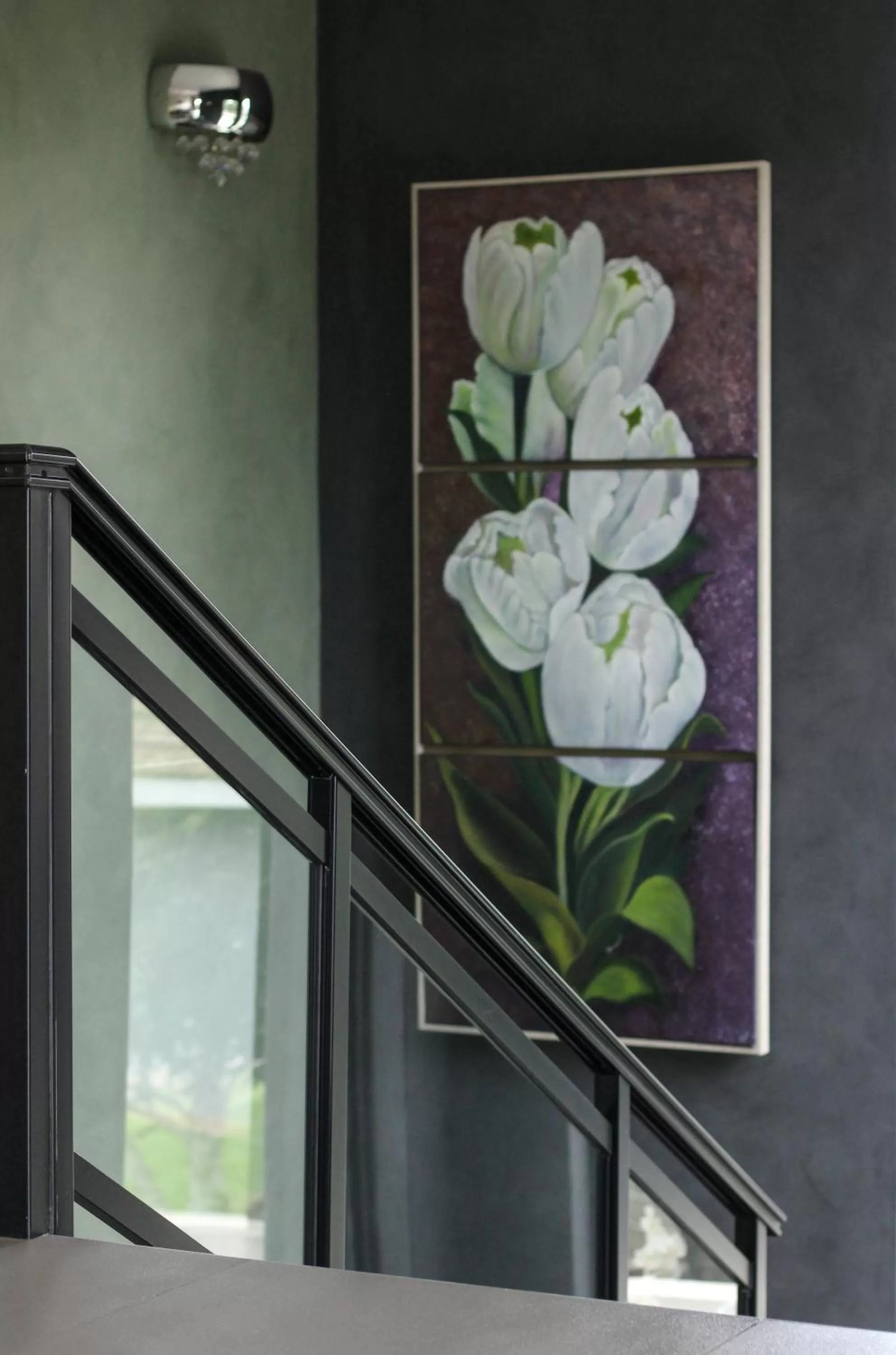 Decorative detail in The Raz