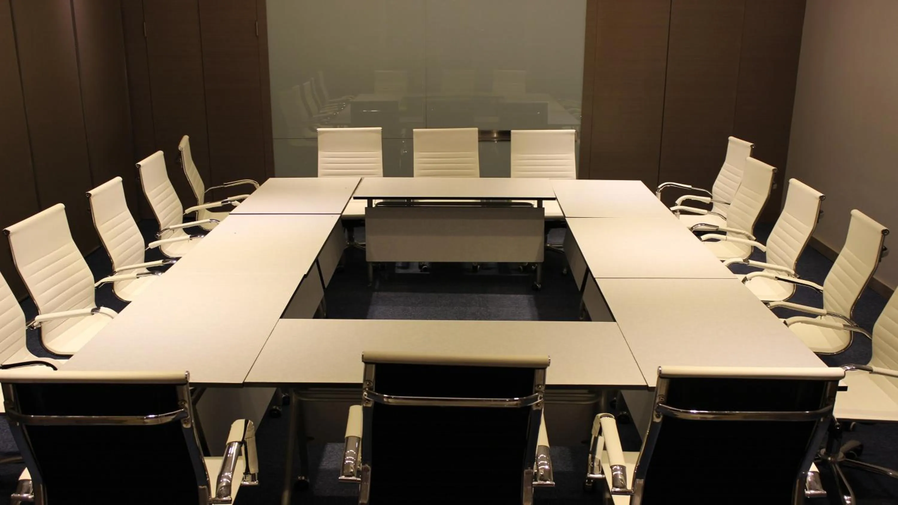 Meeting/conference room in Holiday Inn Express Weihai Hi-Tech Zone by IHG