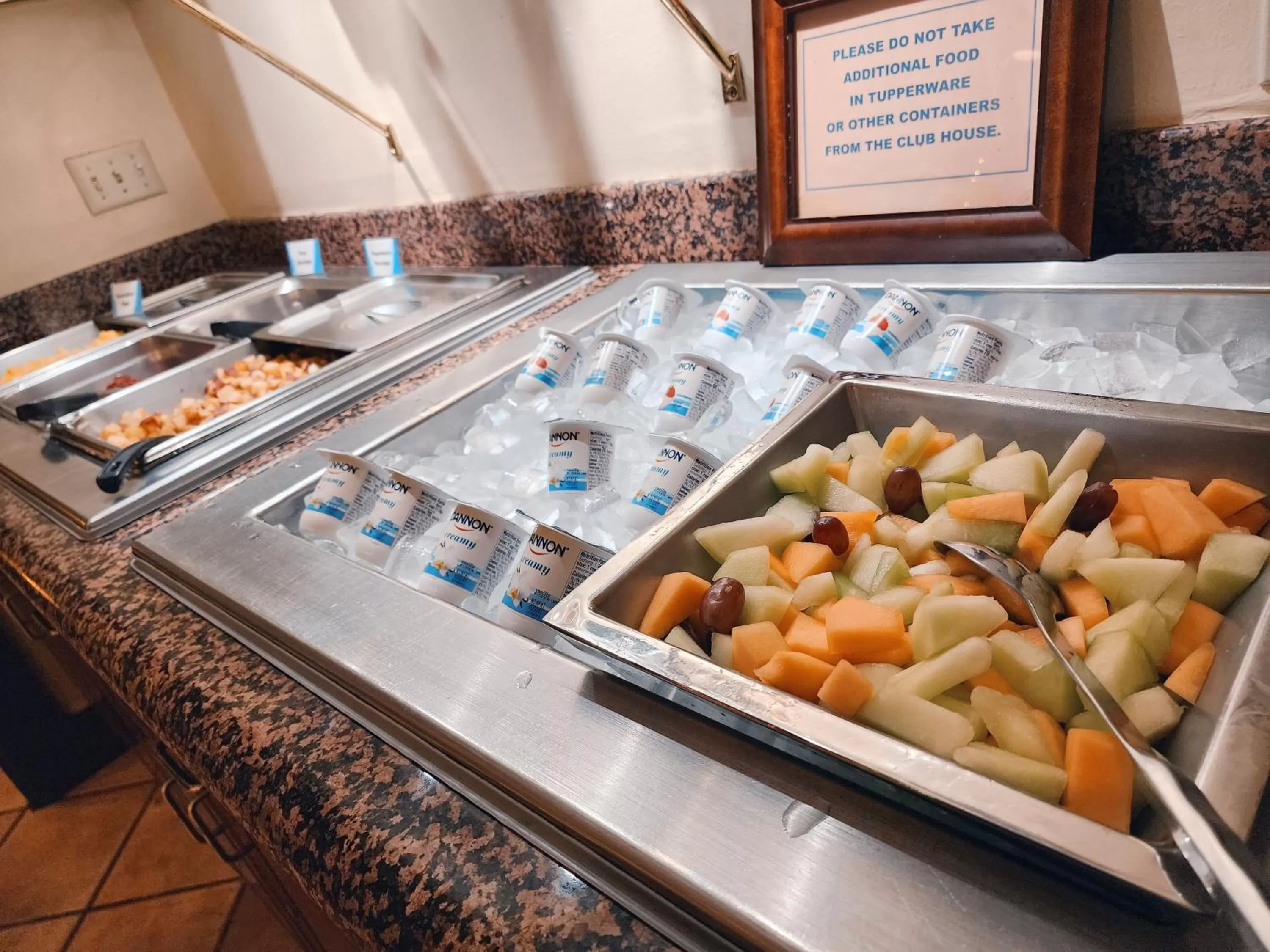 Buffet breakfast in Chase Suite Hotel Newark Fremont