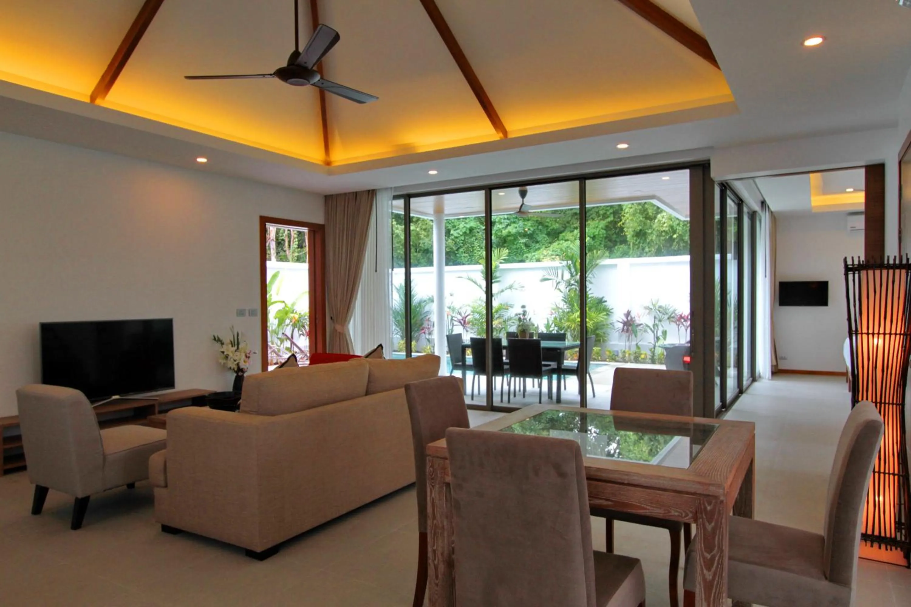 Living room in Ya Nui Beach Villas