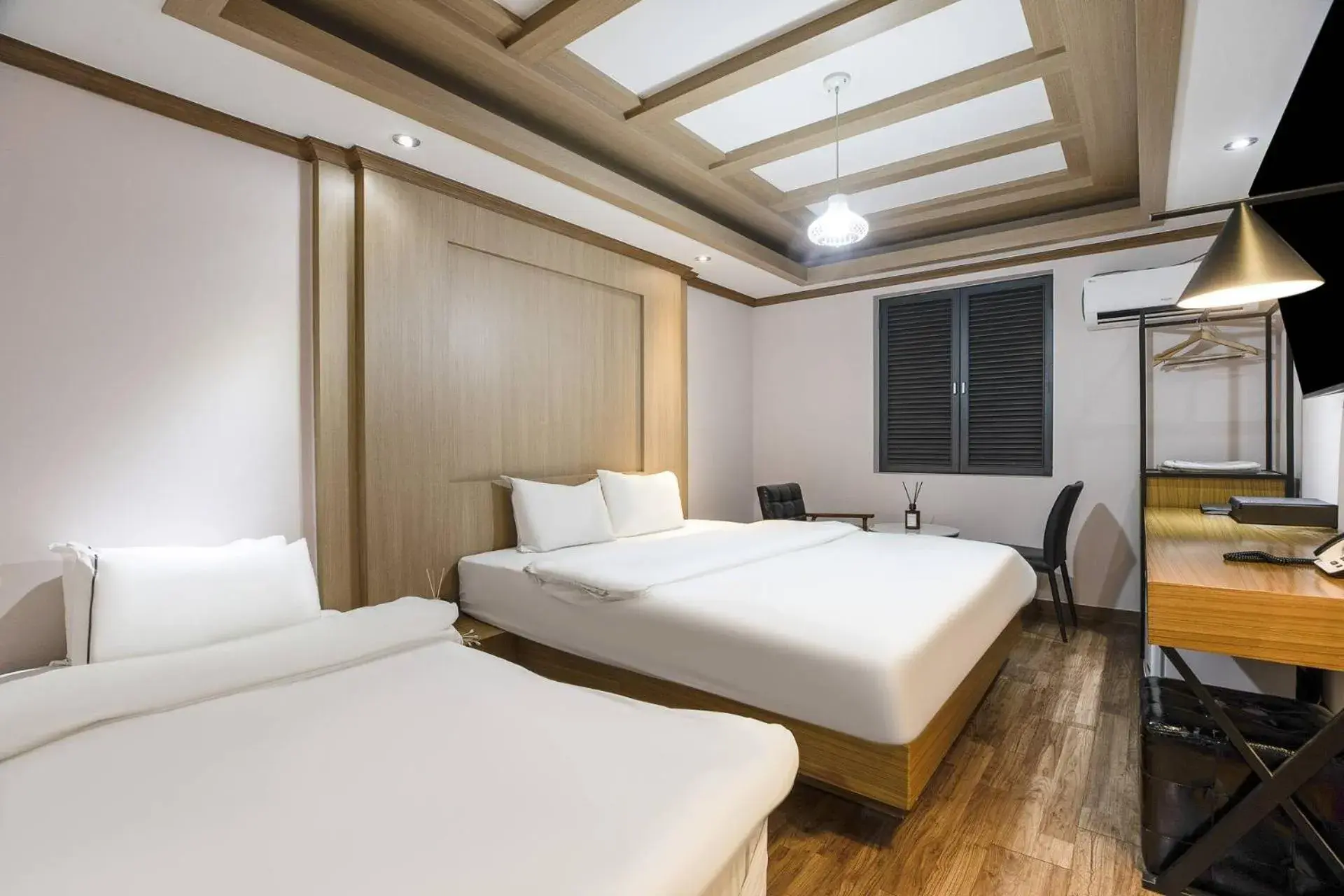 Standard Twin Room in Central Plaza Hotel Standard Twin Room in Central Plaza Hotel