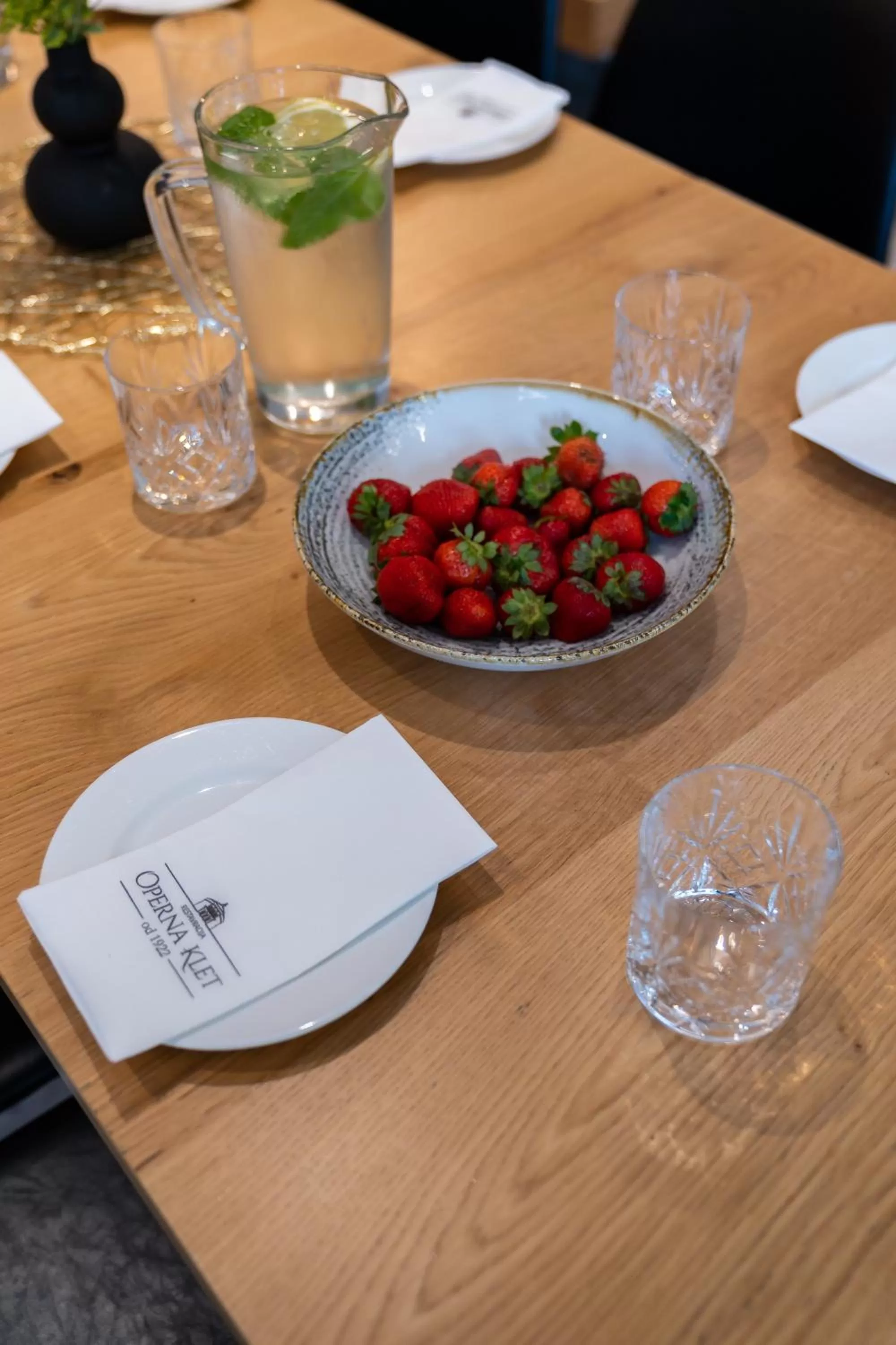 Restaurant/places to eat in Operna klet Ljubljana