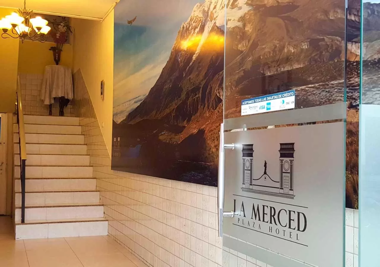 Facade/entrance in La Merced Plaza Hospedaje