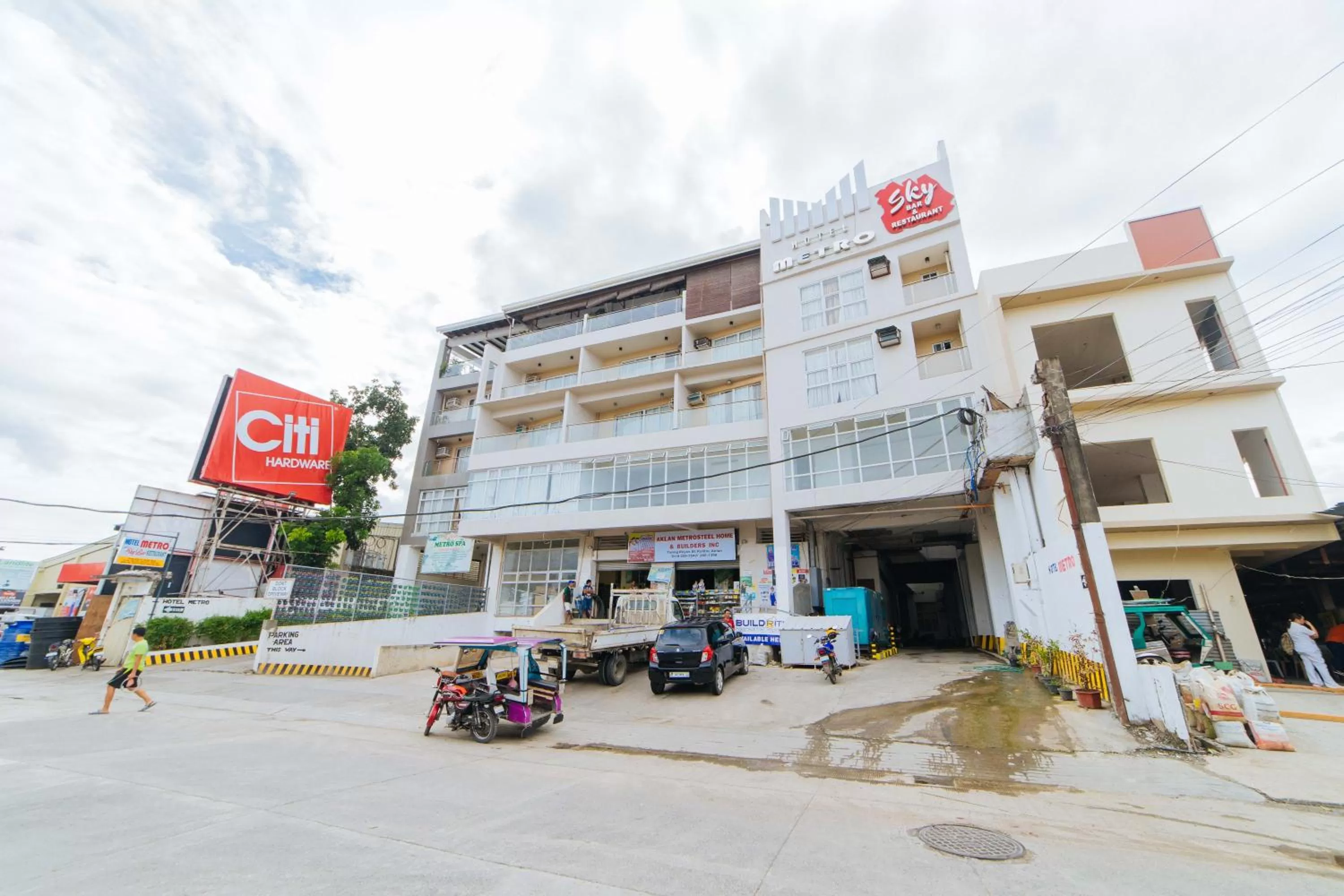 Property building in RedDoorz Plus at Hotel Metro Kalibo