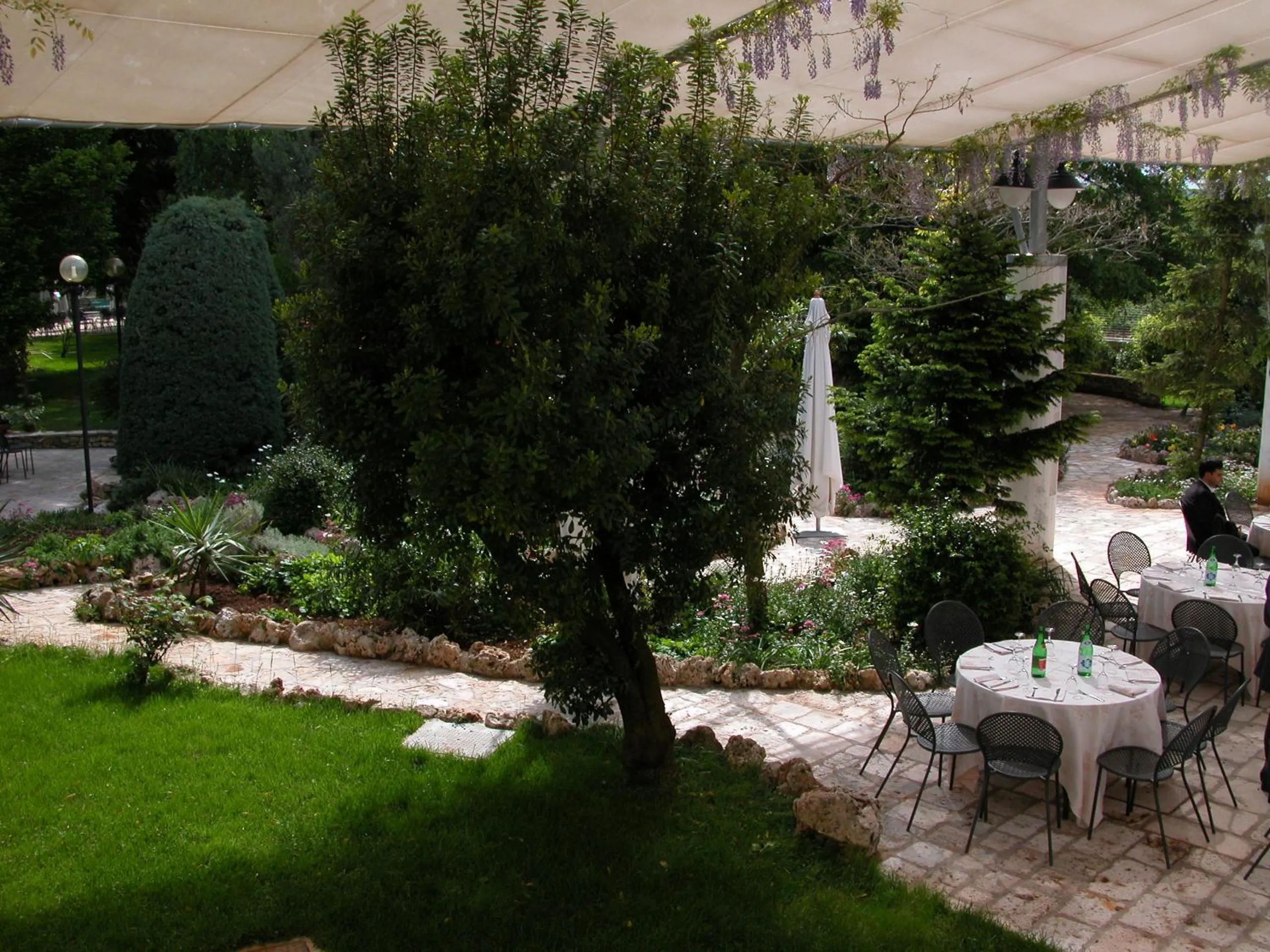Facade/entrance in Grand Hotel la Chiusa di Chietri