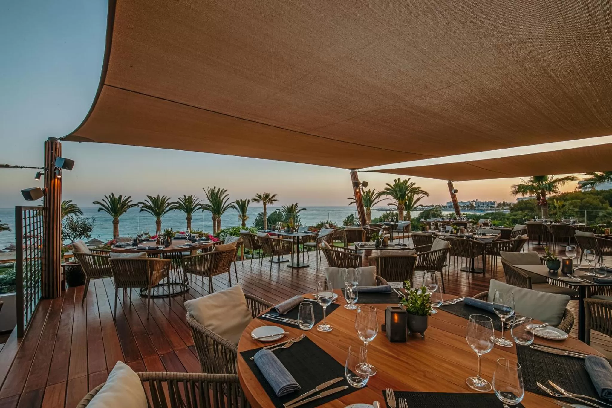 Restaurant/places to eat in Alion Beach Hotel