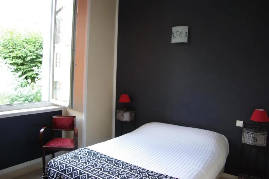 Bed in The Originals Boutique, Villa Montpensier, Pau