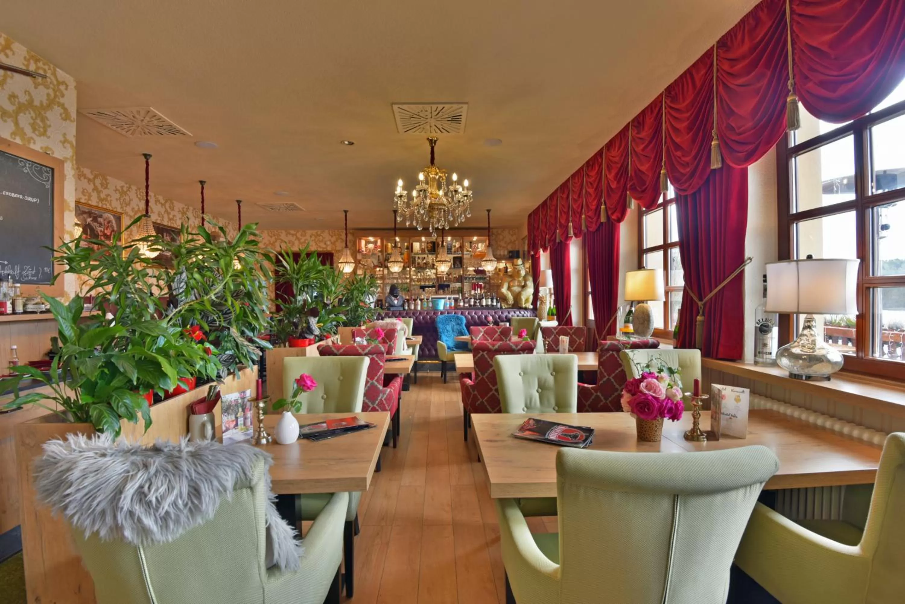 Restaurant/places to eat in Riverdam Boutique Hotel