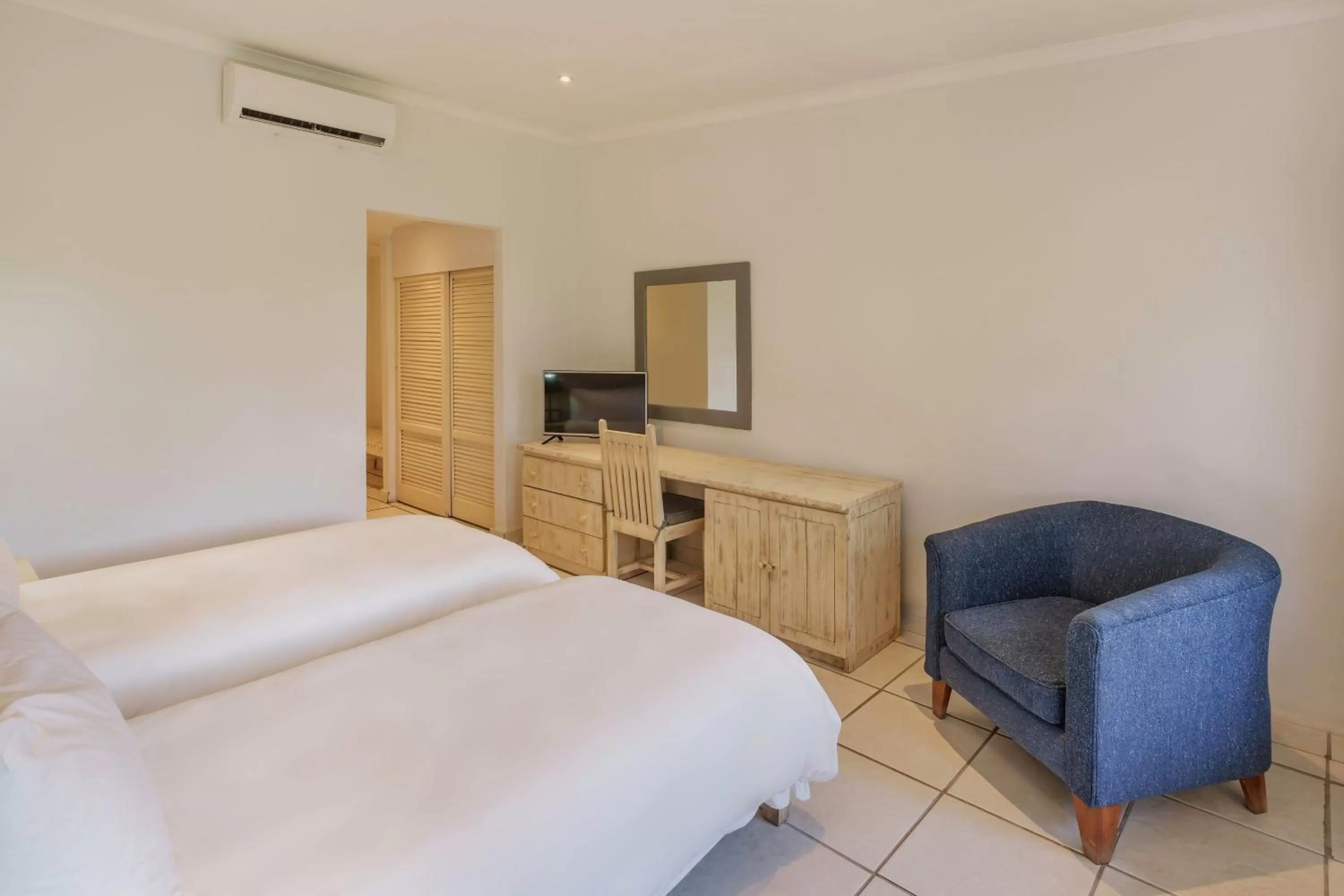 Photo of the whole room, Bed in Protea Hotel by Marriott Chingola