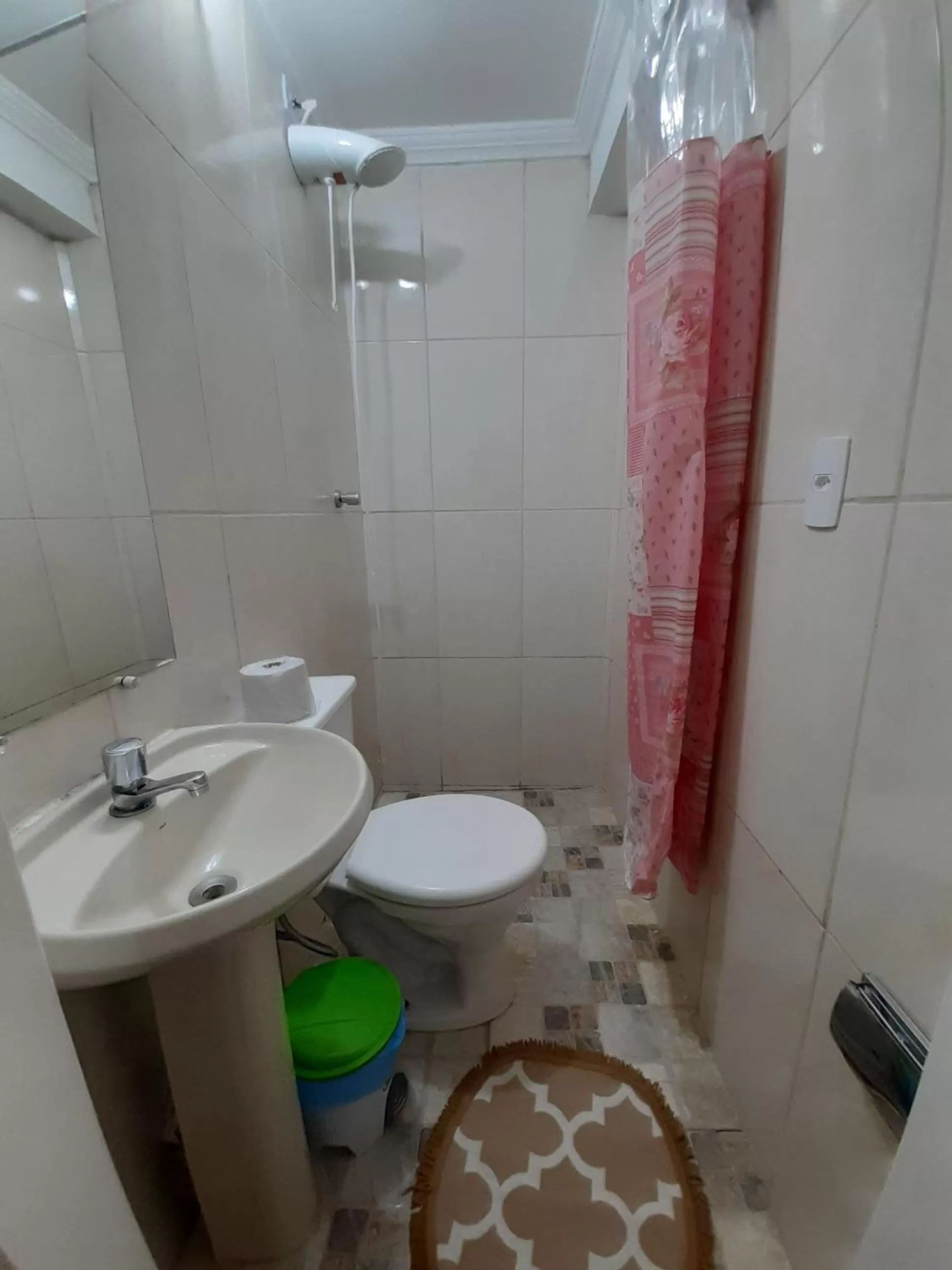 Toilet in Pousada Reino Encantado - São Thomé das Letras - Minas Gerais