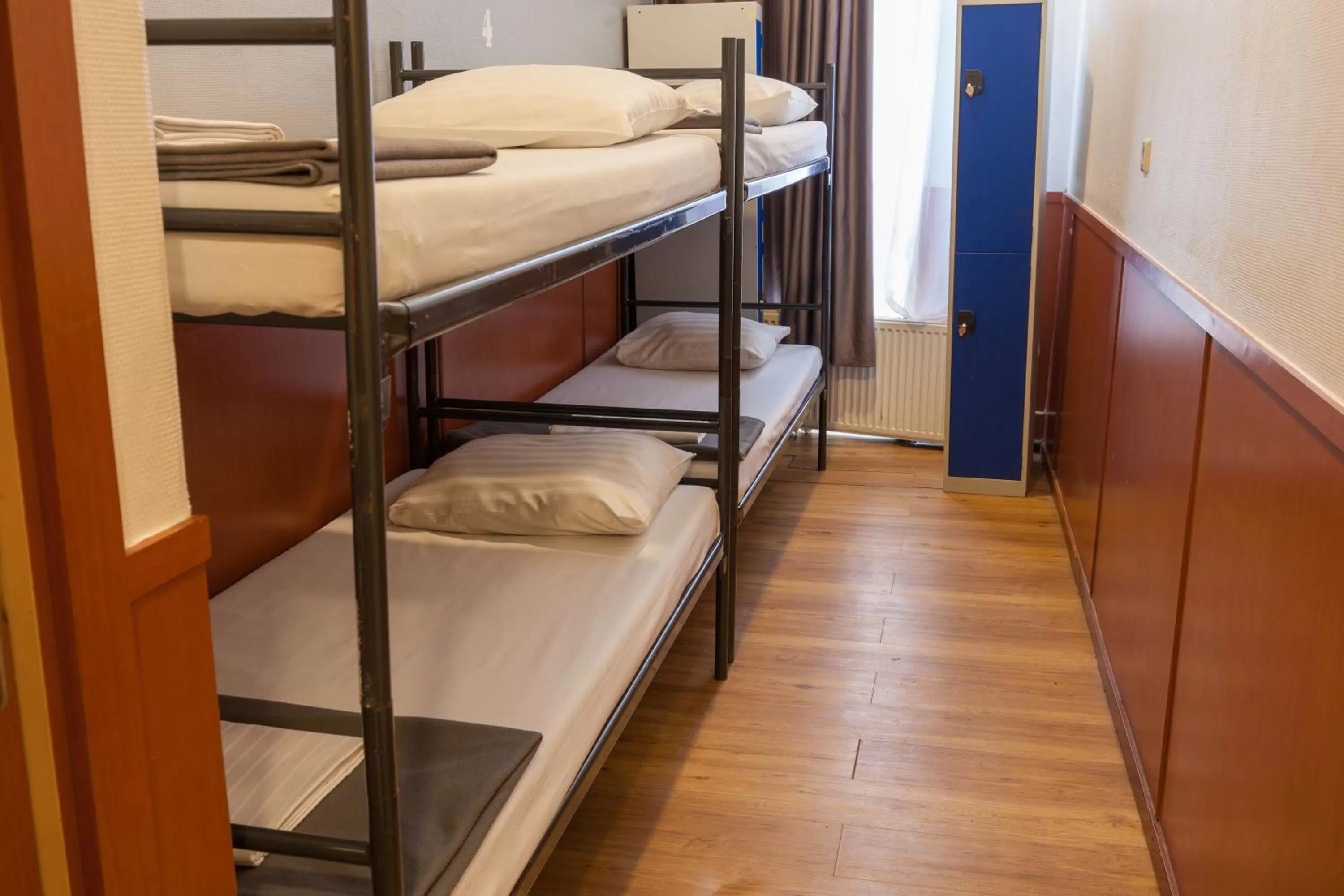 Photo of the whole room, Bed in Travel Hotel Amsterdam