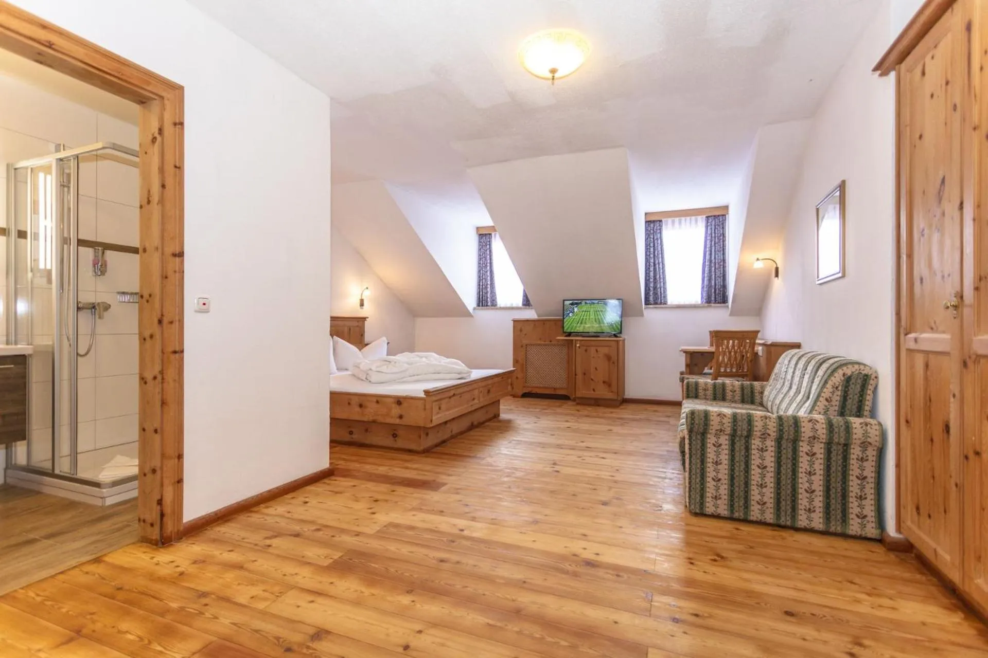 Photo of the whole room, Bed in Hotel Rupertihof