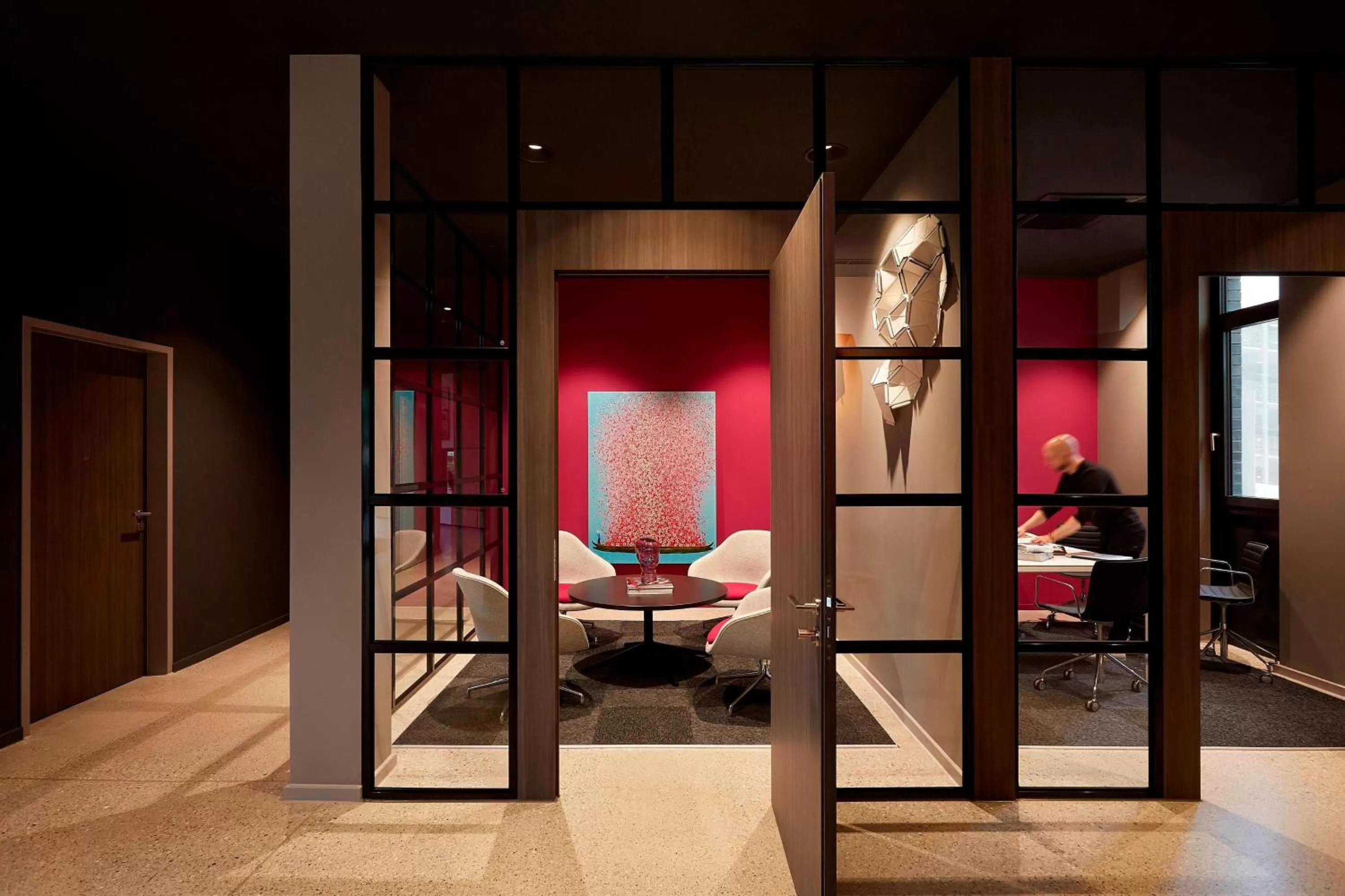 Meeting/conference room, Bed in Moxy Munich Airport