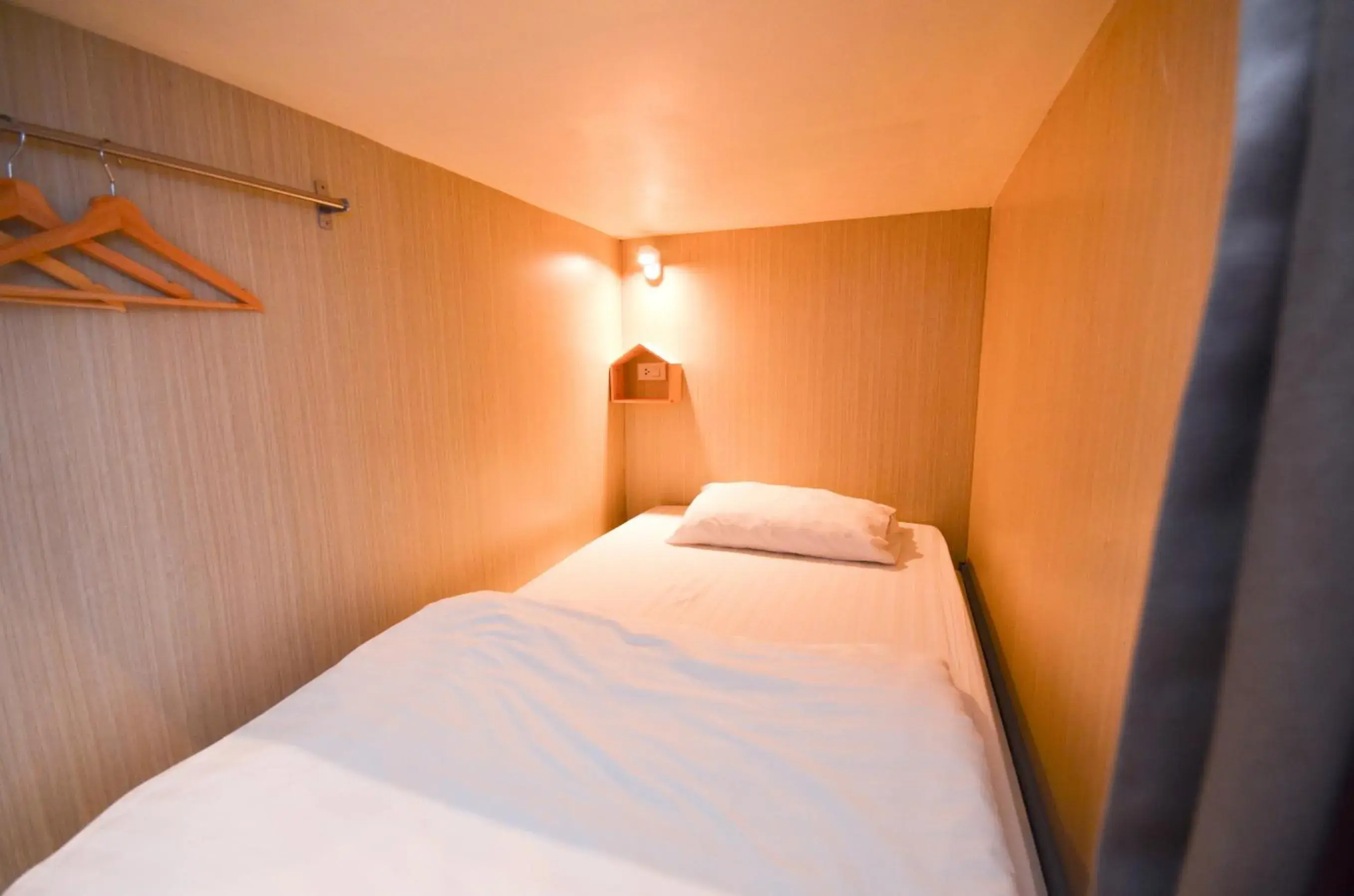 Bed in 8-Bed Mixed Dormitory Room in Good Day Hostel Bed in 8-Bed Mixed Dormitory Room in Good Day Hostel