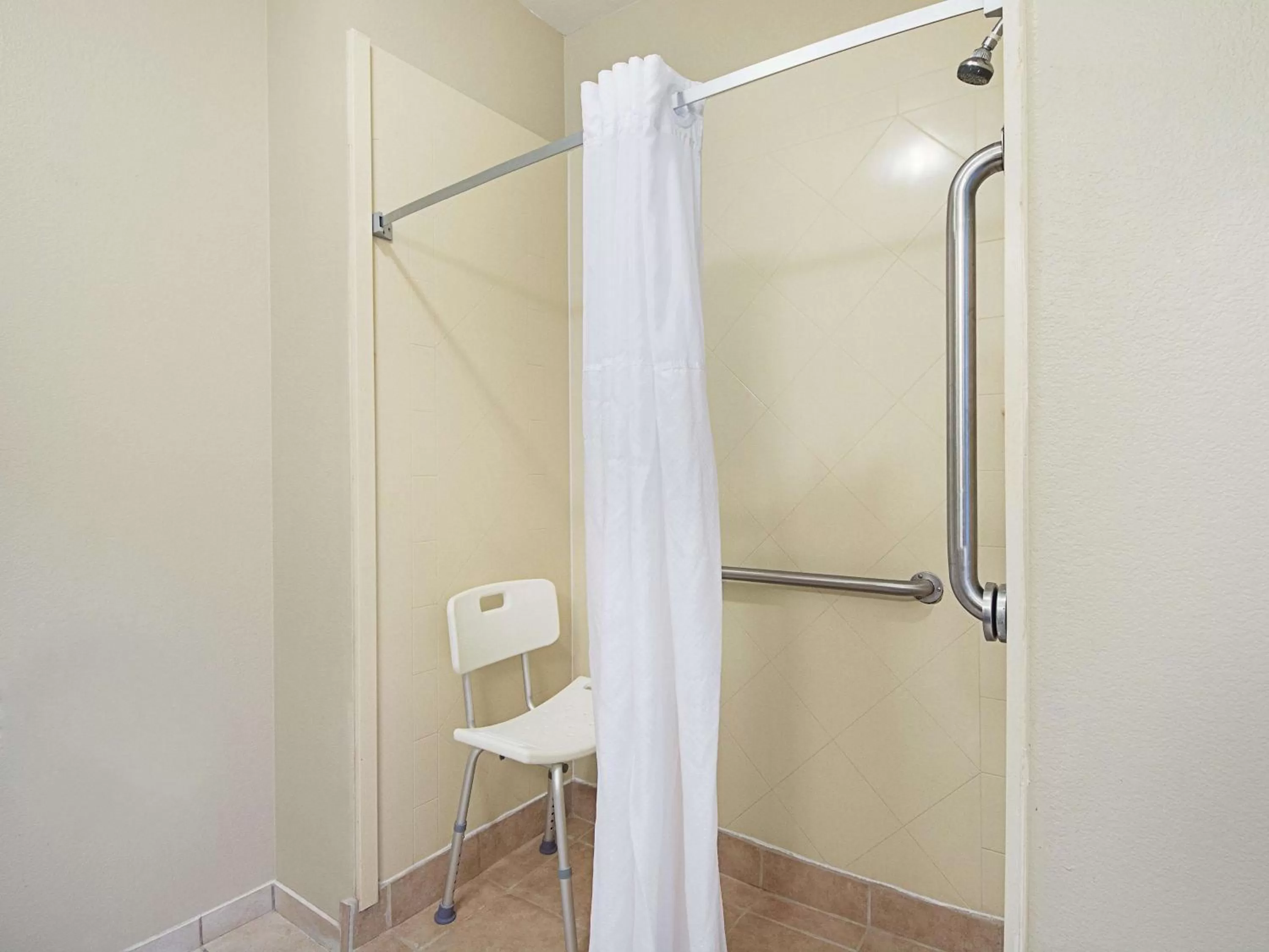 Photo of the whole room in La Quinta by Wyndham Mathis