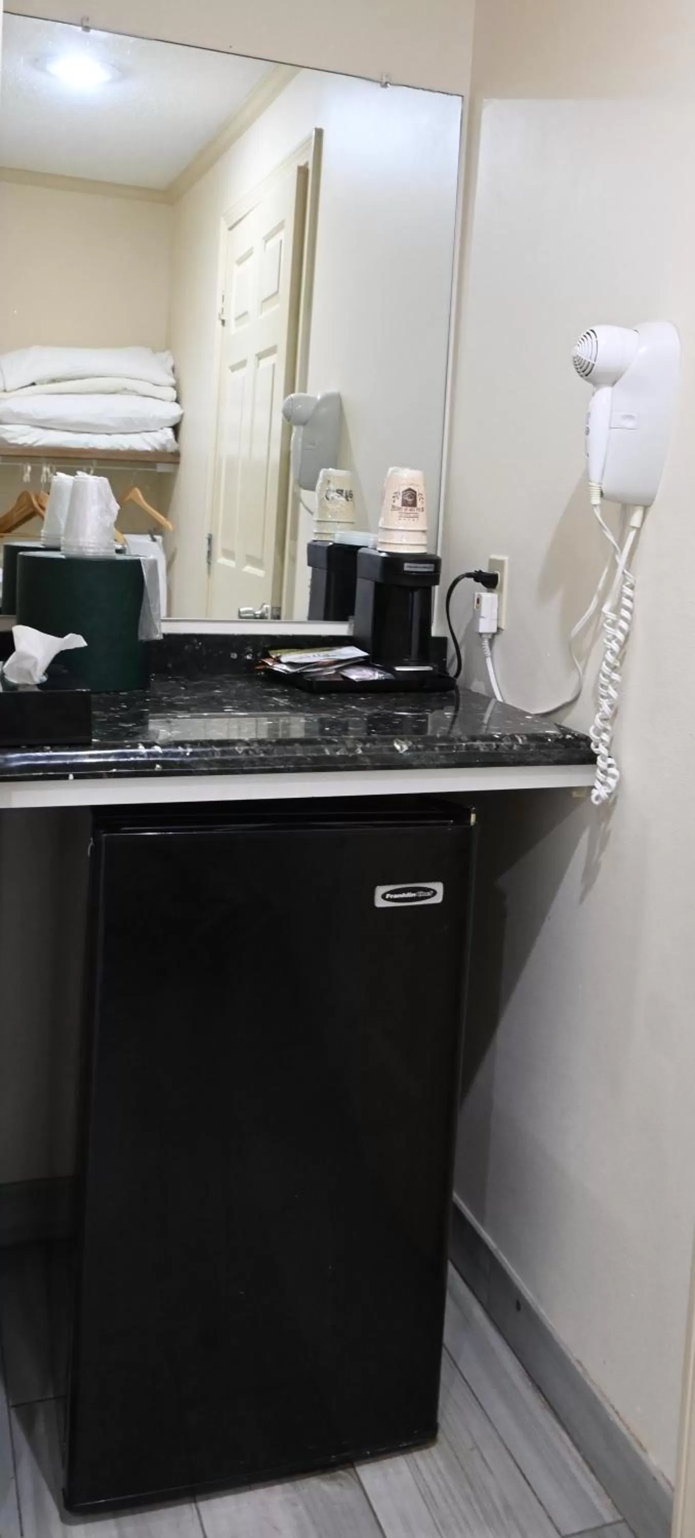 Coffee/tea facilities in The Lodge at Jackson Village