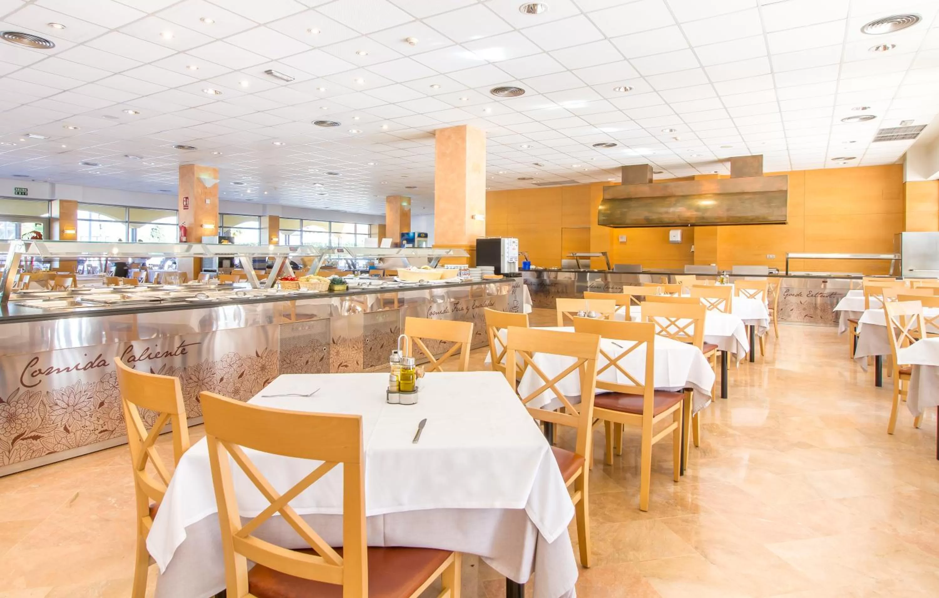 Restaurant/places to eat in Hotel Mediterraneo