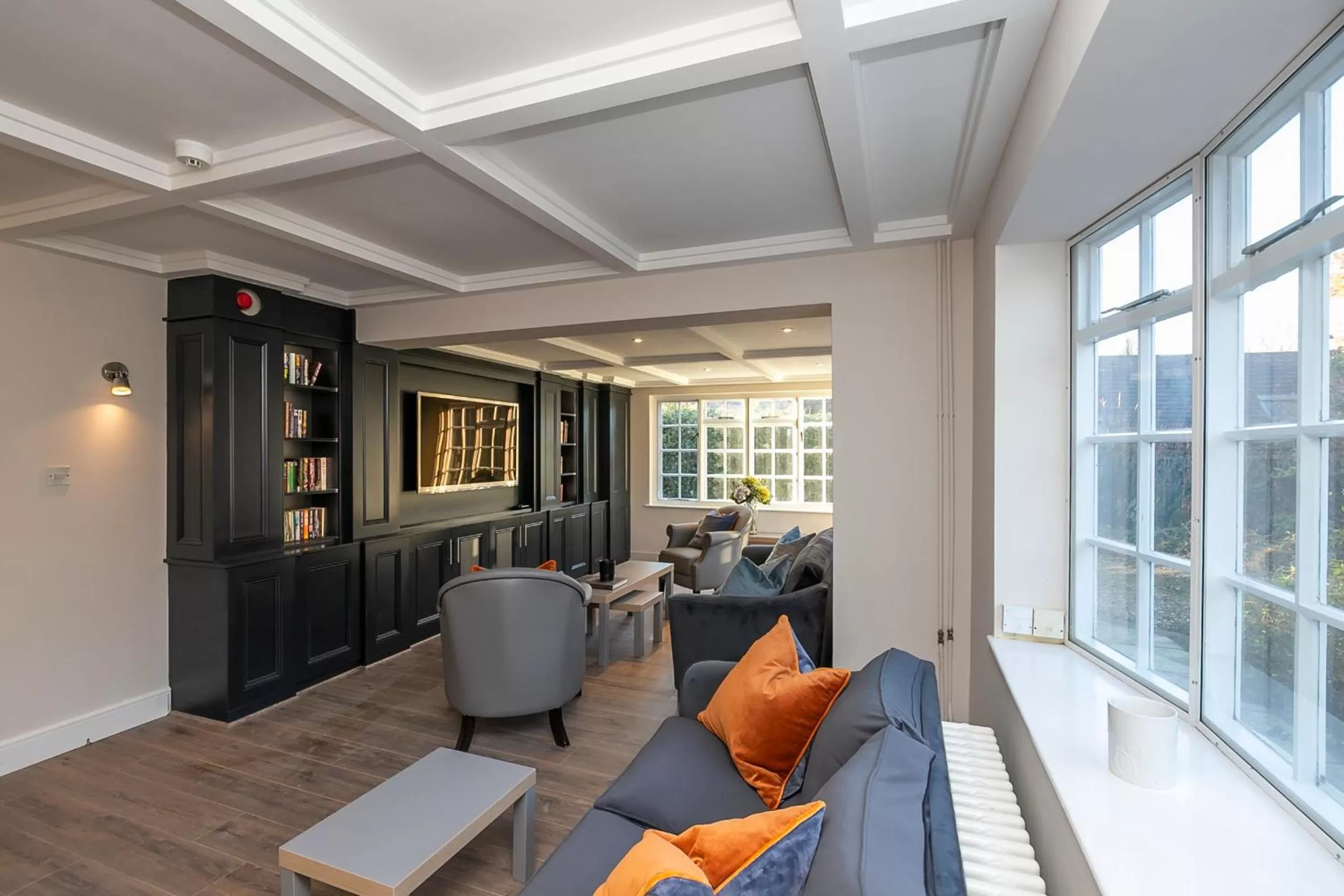 Communal lounge/ TV room in Pages Hotel and Guesthouse