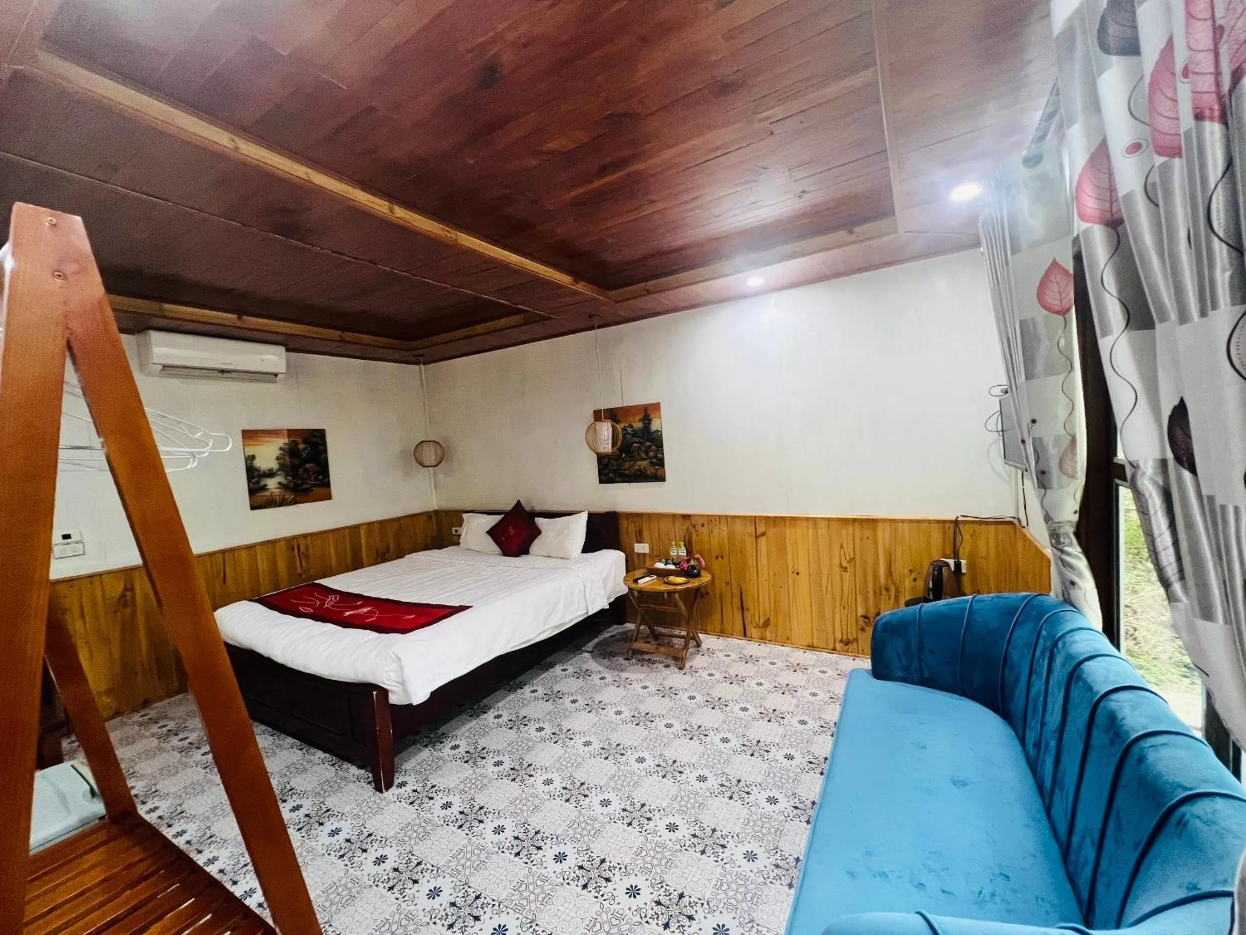 Bed in Chez Loan Hotel