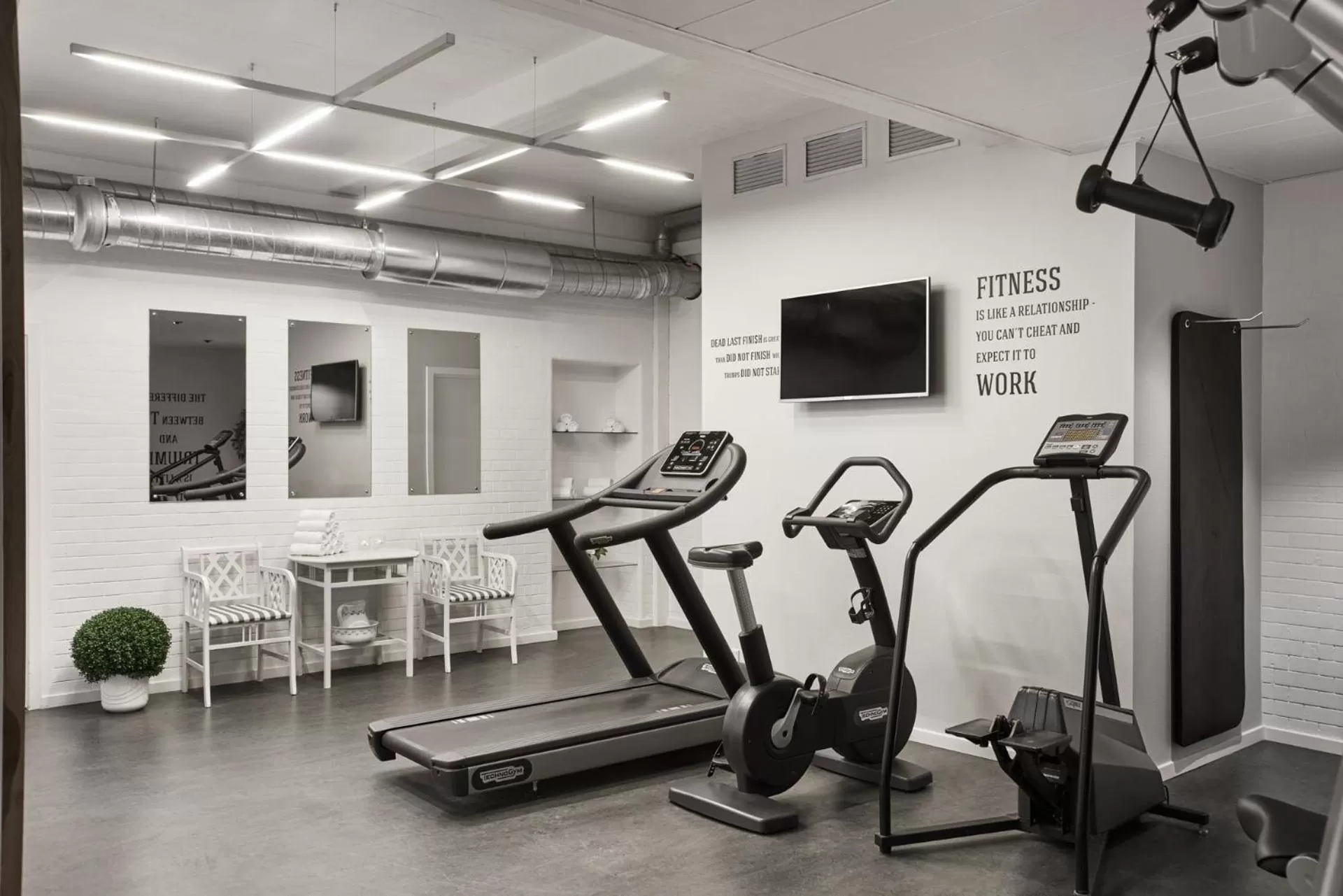 Fitness centre/facilities in Hypernym Hotel & Suites
