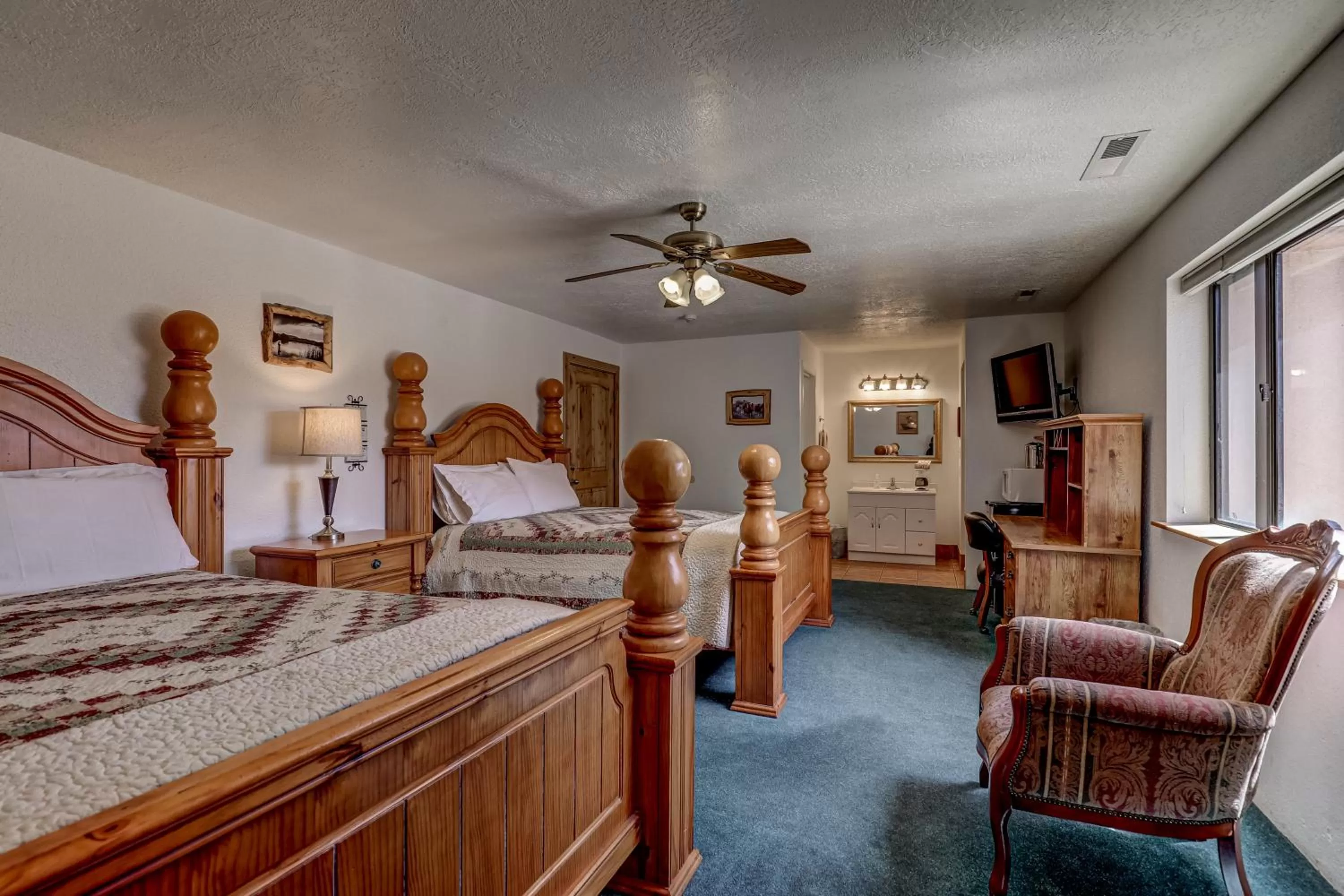 Bed in THE SNUGGLE INN