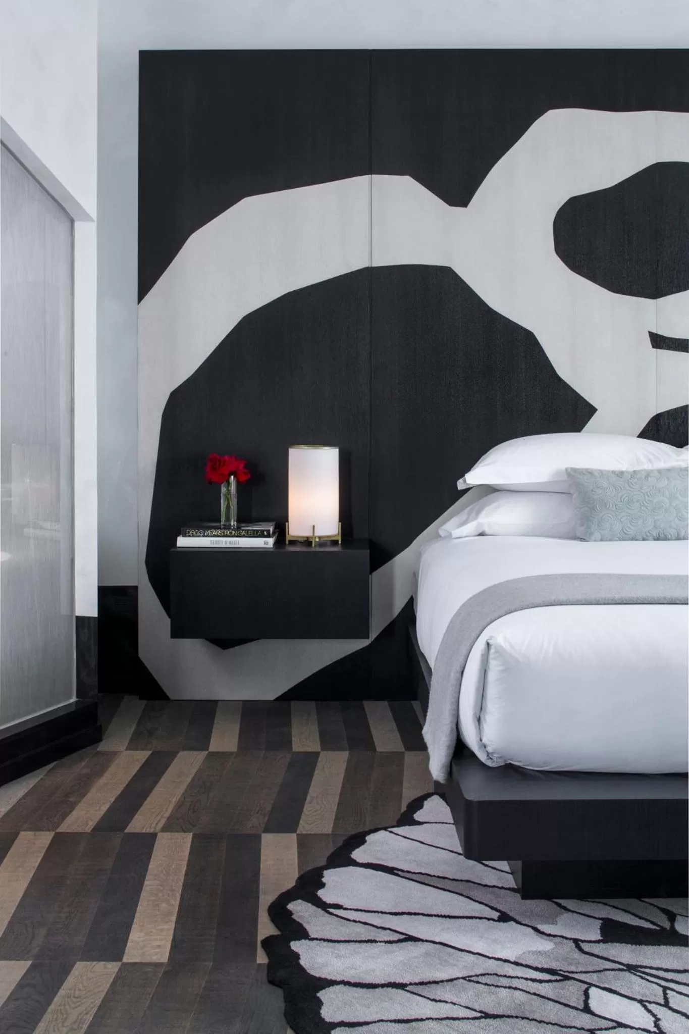 Photo of the whole room, Bed in Kimpton La Peer Hotel West Hollywood by IHG