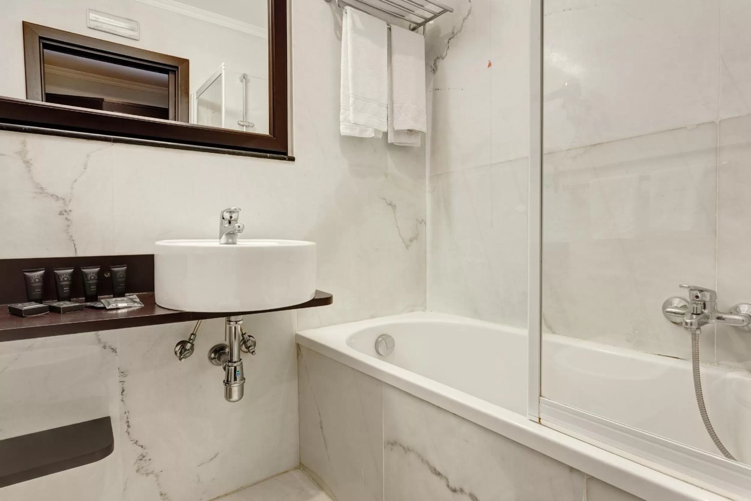 Bathroom in Hotel Best Roma