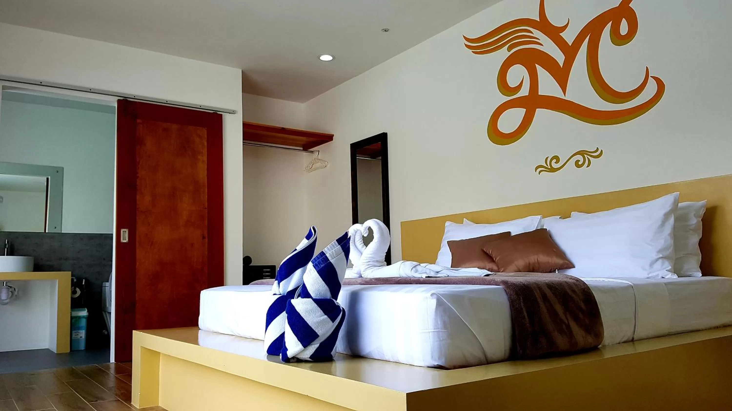 Bathroom, Bed in Montecarlo Villas Panglao