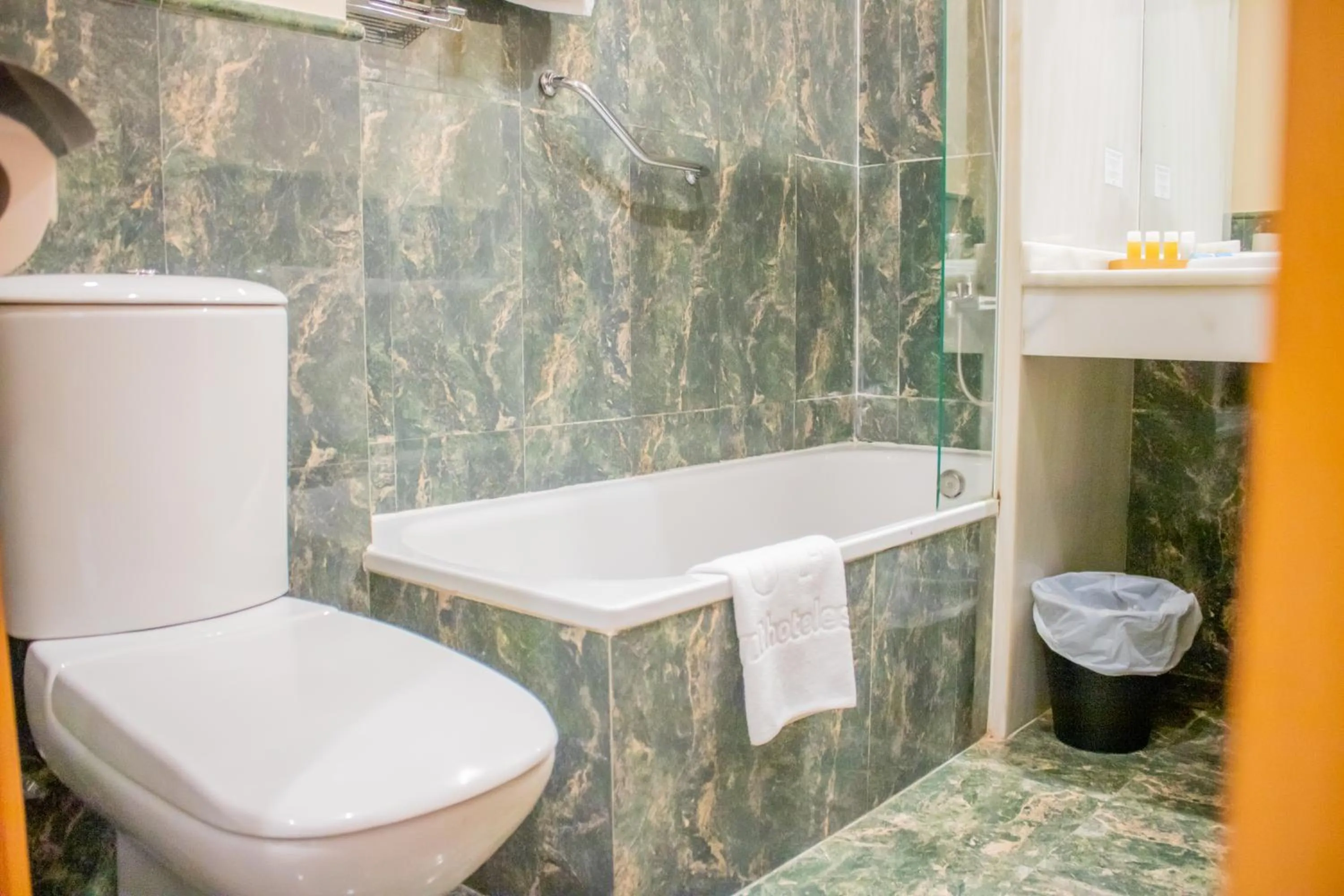 Toilet in YIT Vereda Real