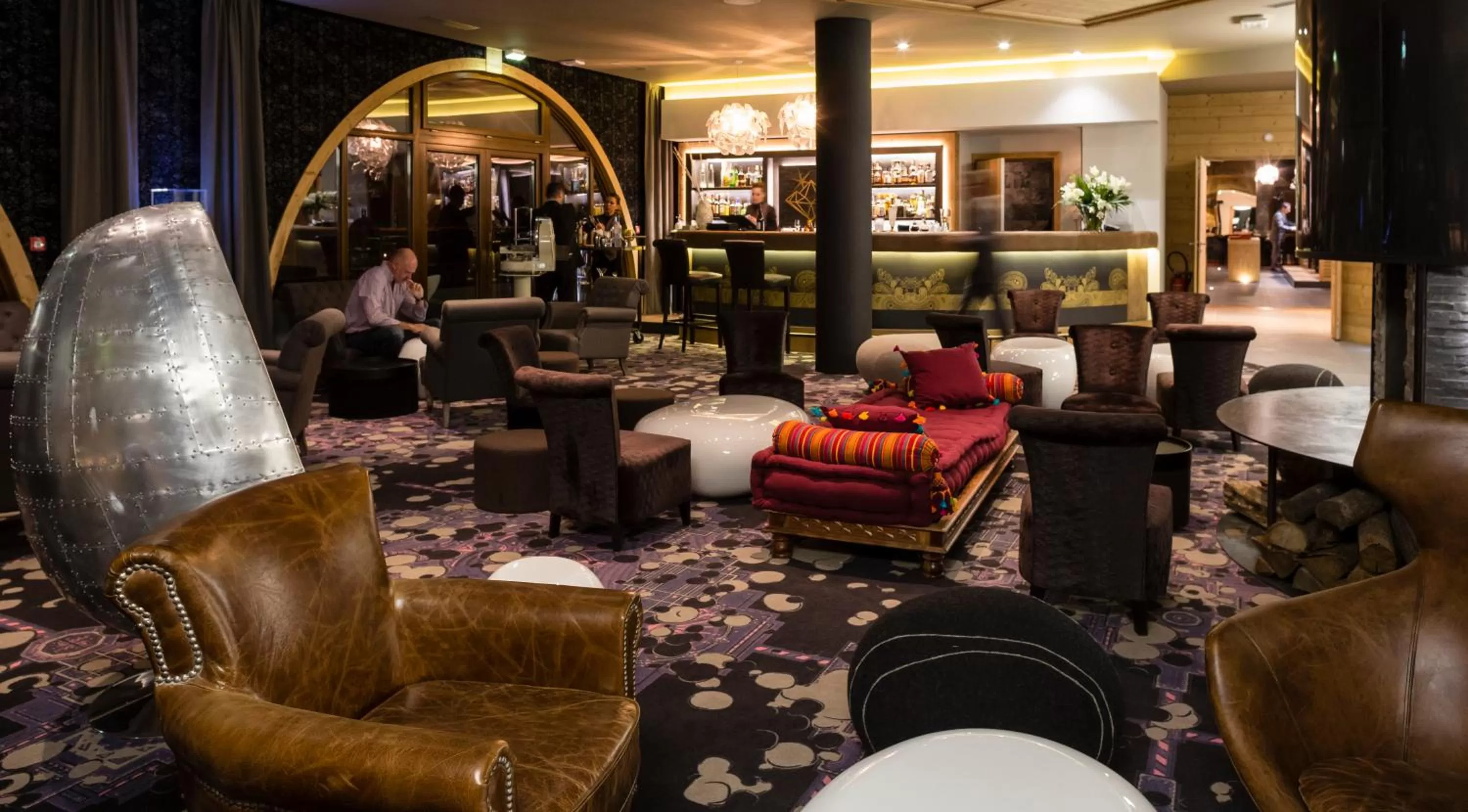 Lounge or bar in Hôtel Koh-I Nor by Les Etincelles