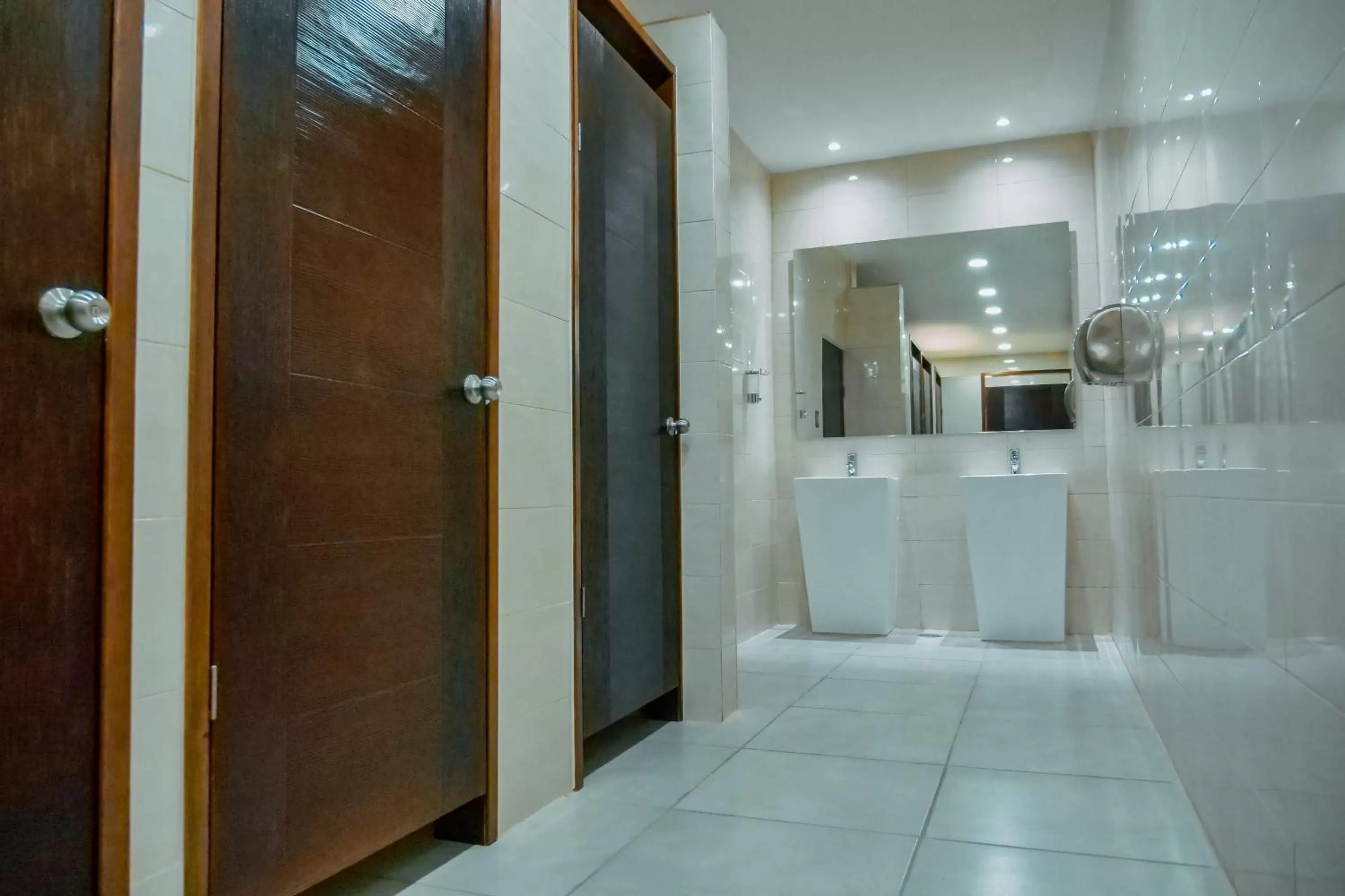 Restaurant/places to eat in KAVIA MEOQUI HOTEL & SUITES