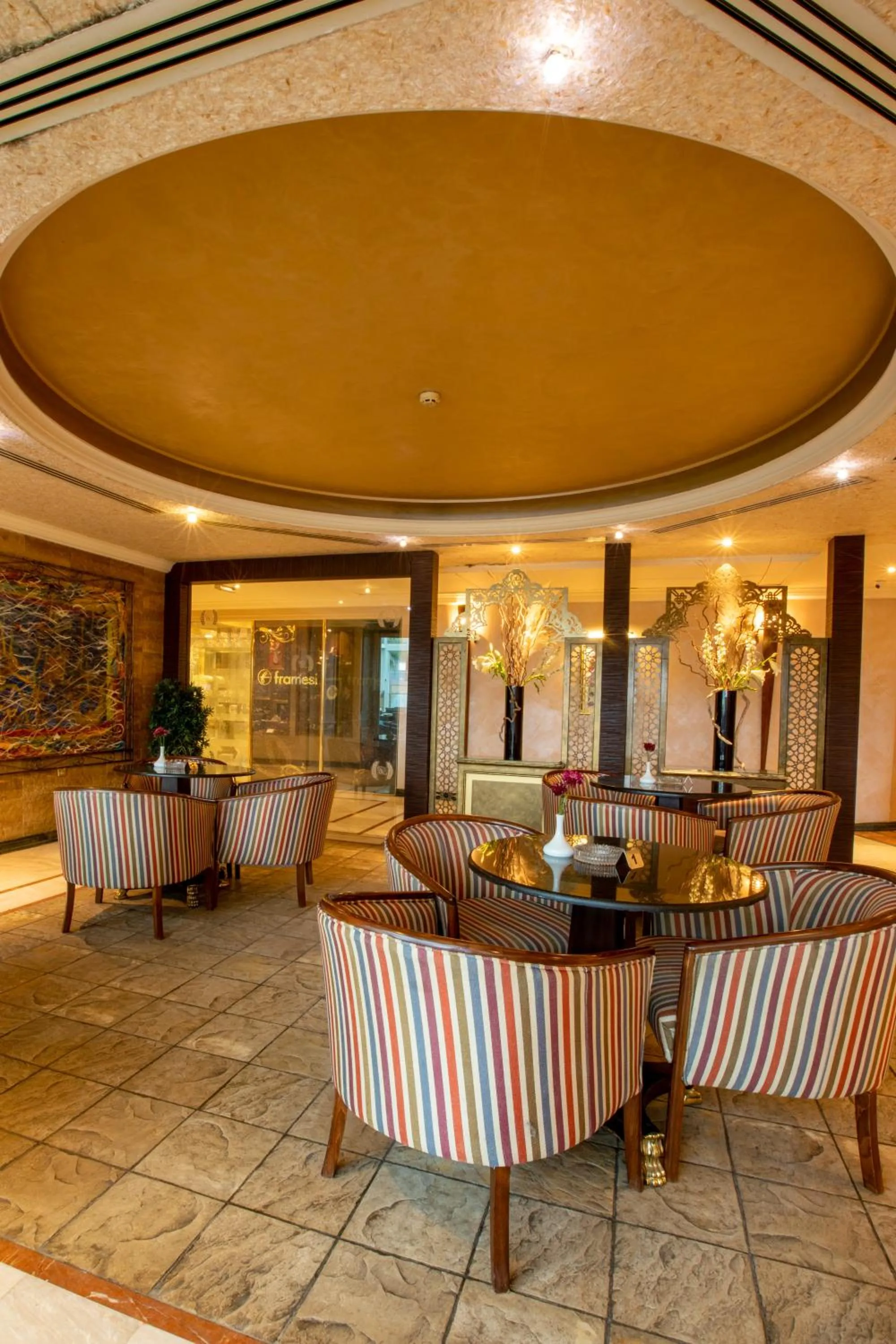 Lounge or bar in Bristol Hotel