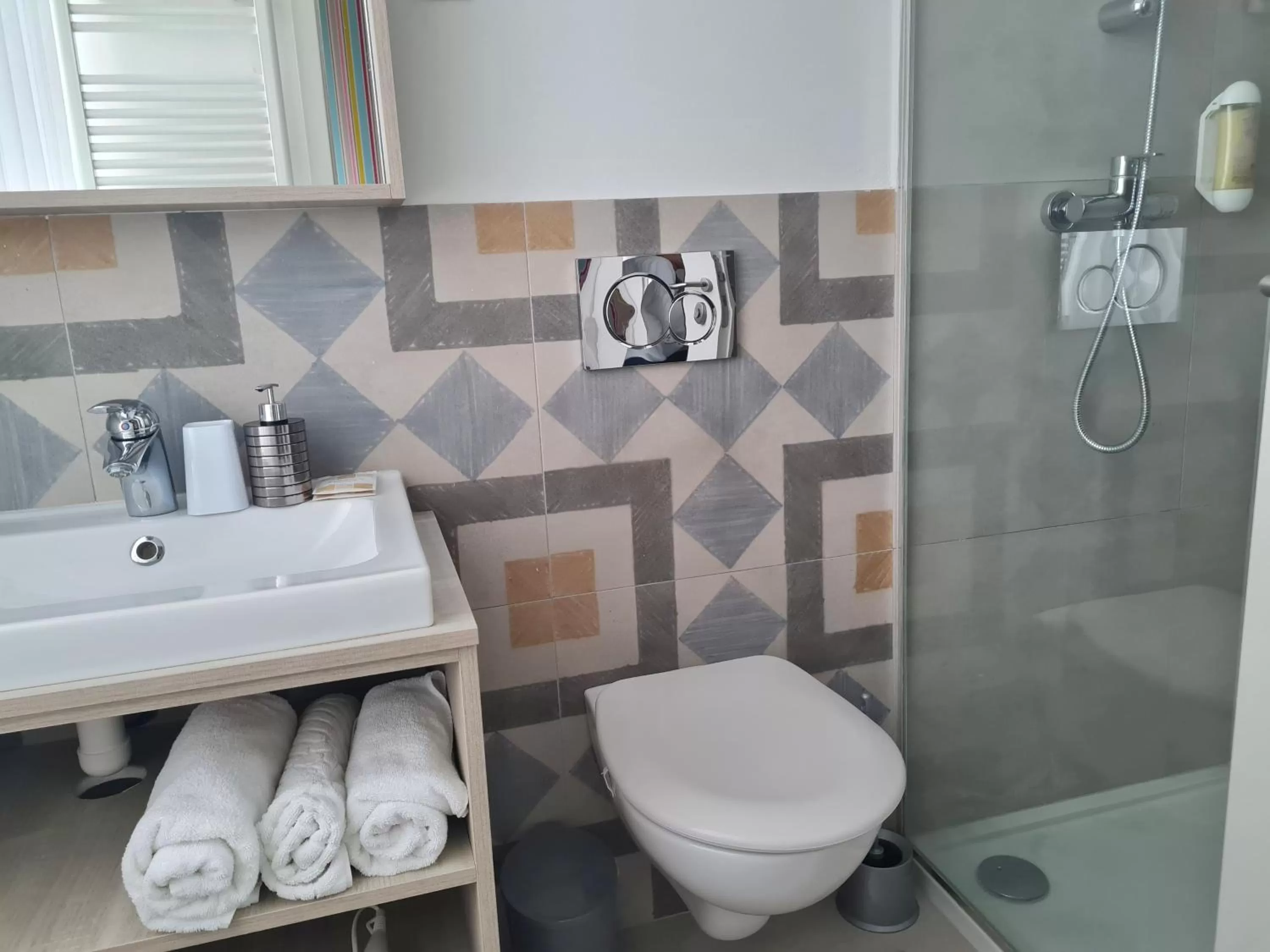 Shower, Bathroom in AZUR ROOMS LJUBLJANA