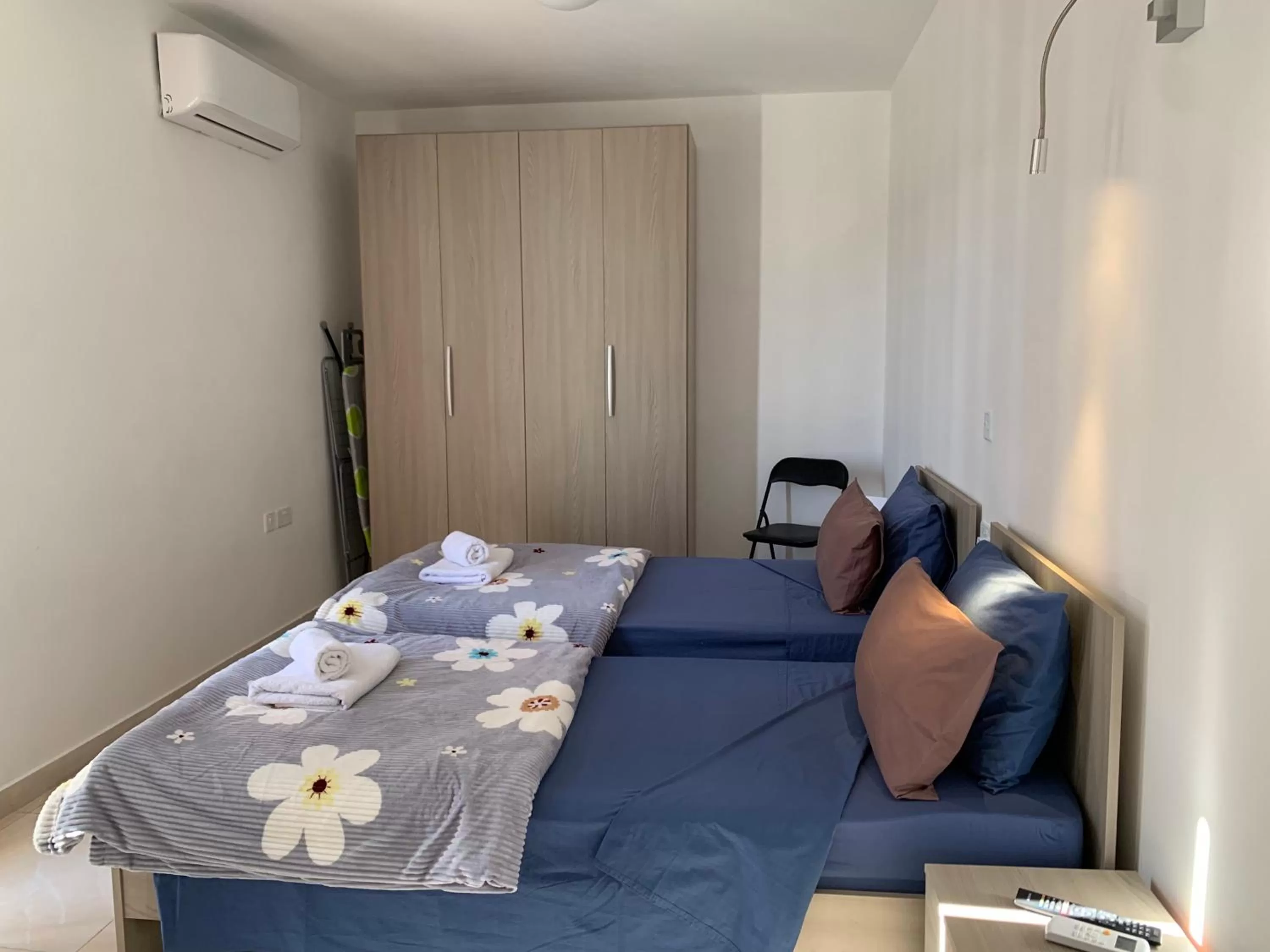 Bedroom, Bed in Mon-Chery