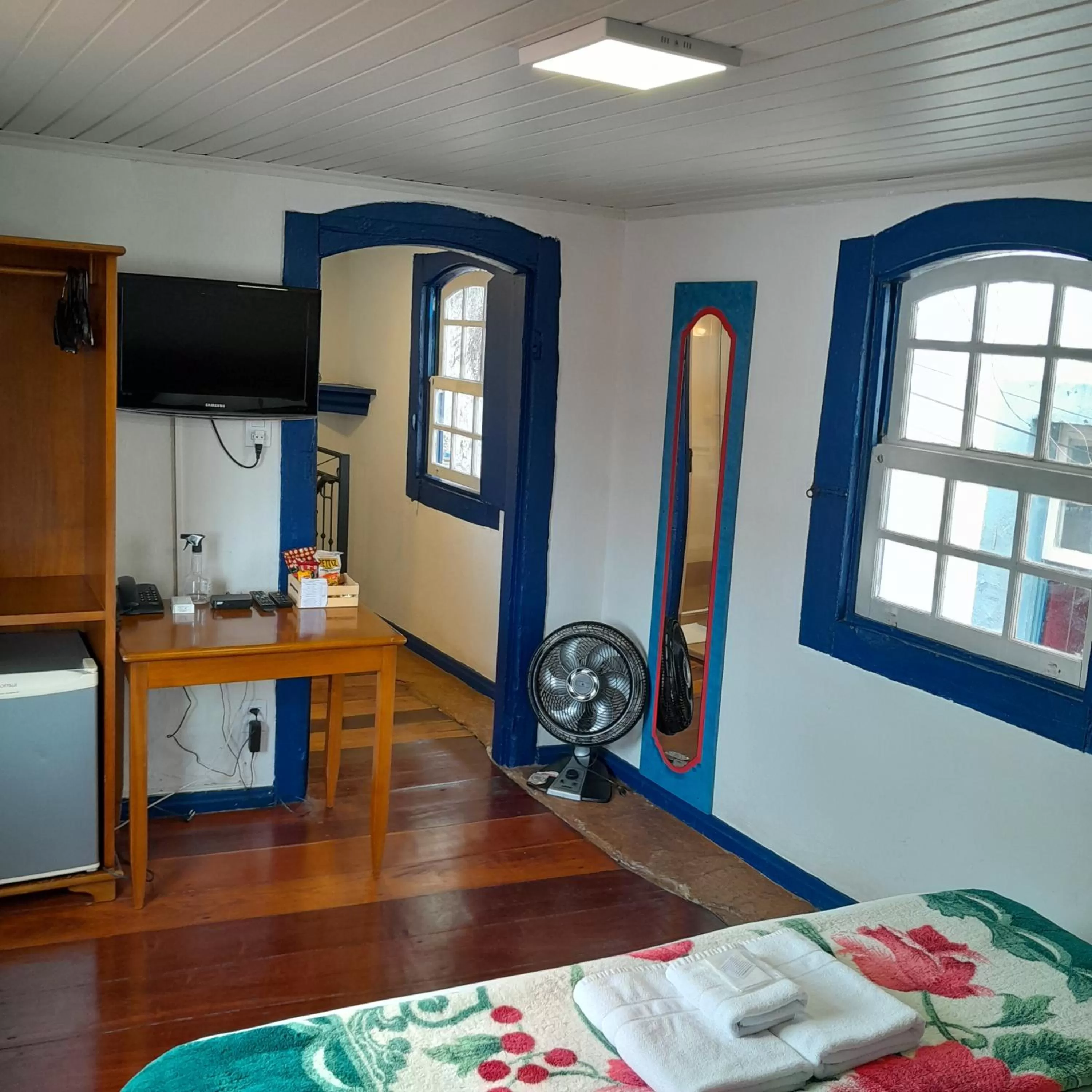 Bed, Kitchen/Kitchenette in Hotel Barroco Mineiro