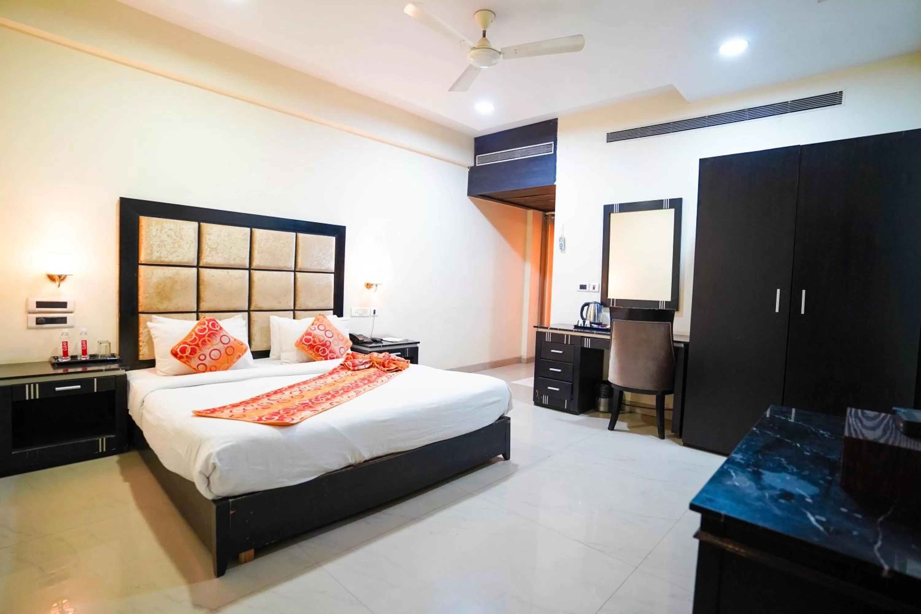 Bedroom, Bed in HOTEL SEVENTH SENSE