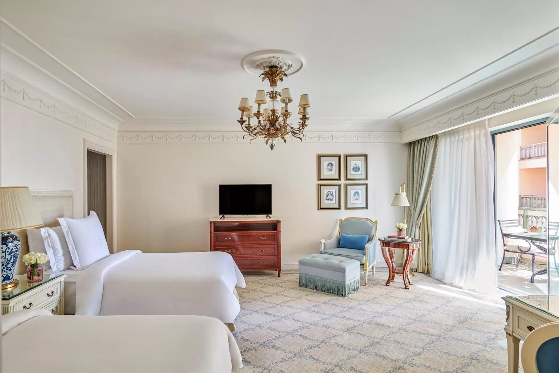 Bedroom, Bed in Four Seasons Hotel Alexandria At San Stefano